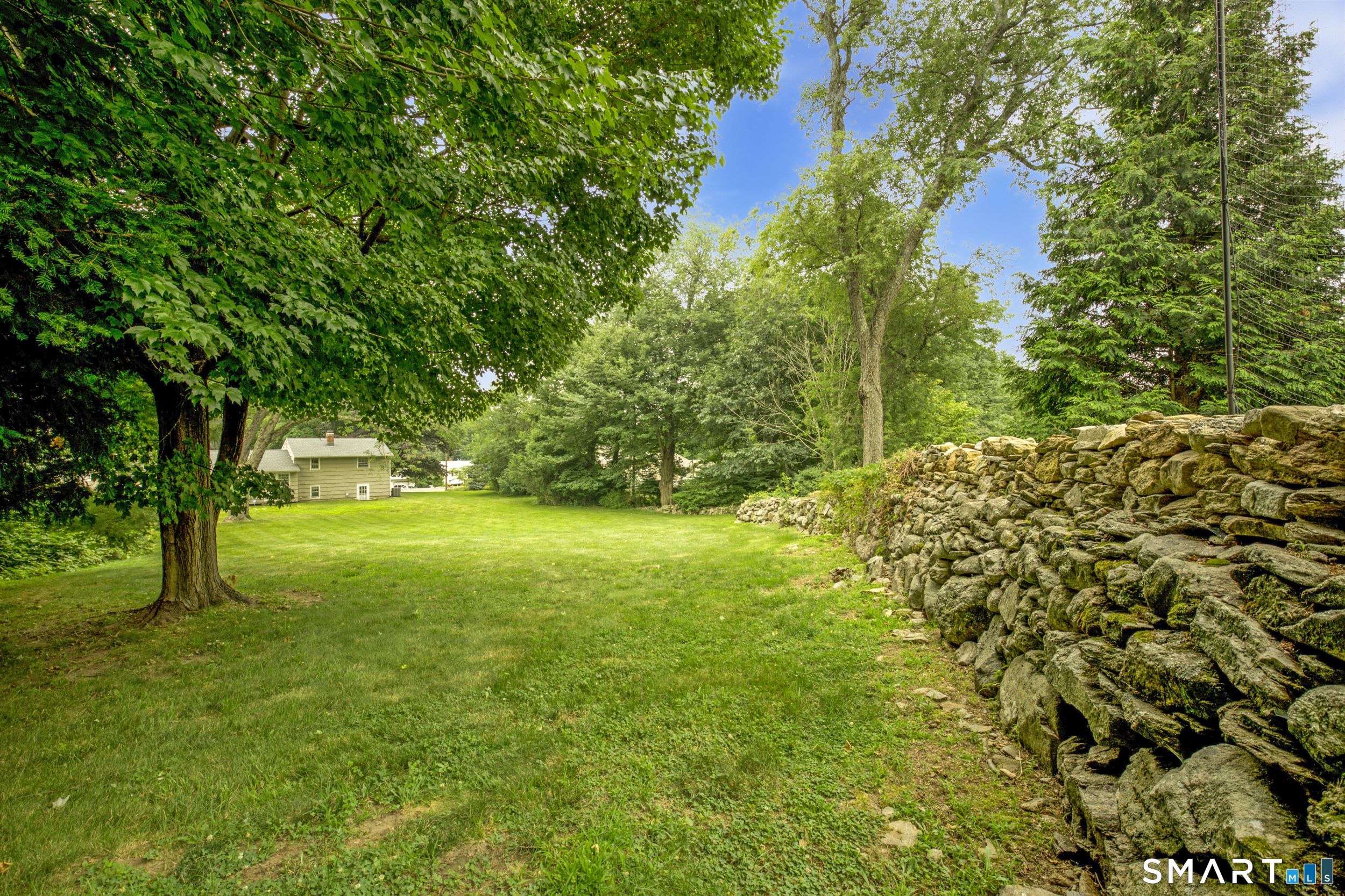 16 Floral Lane Property Photo 34