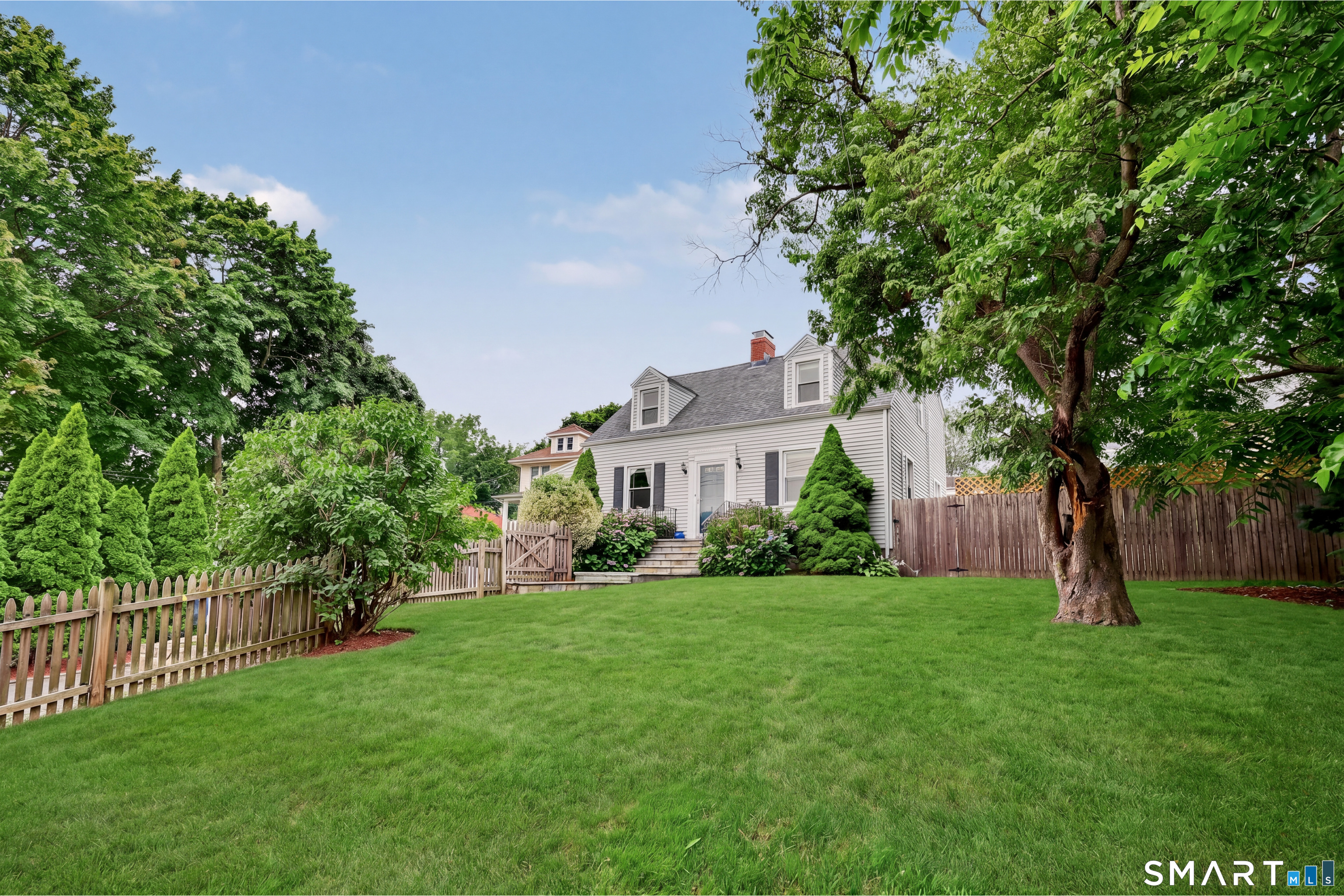 77 Round Hill Road Property Photo 1