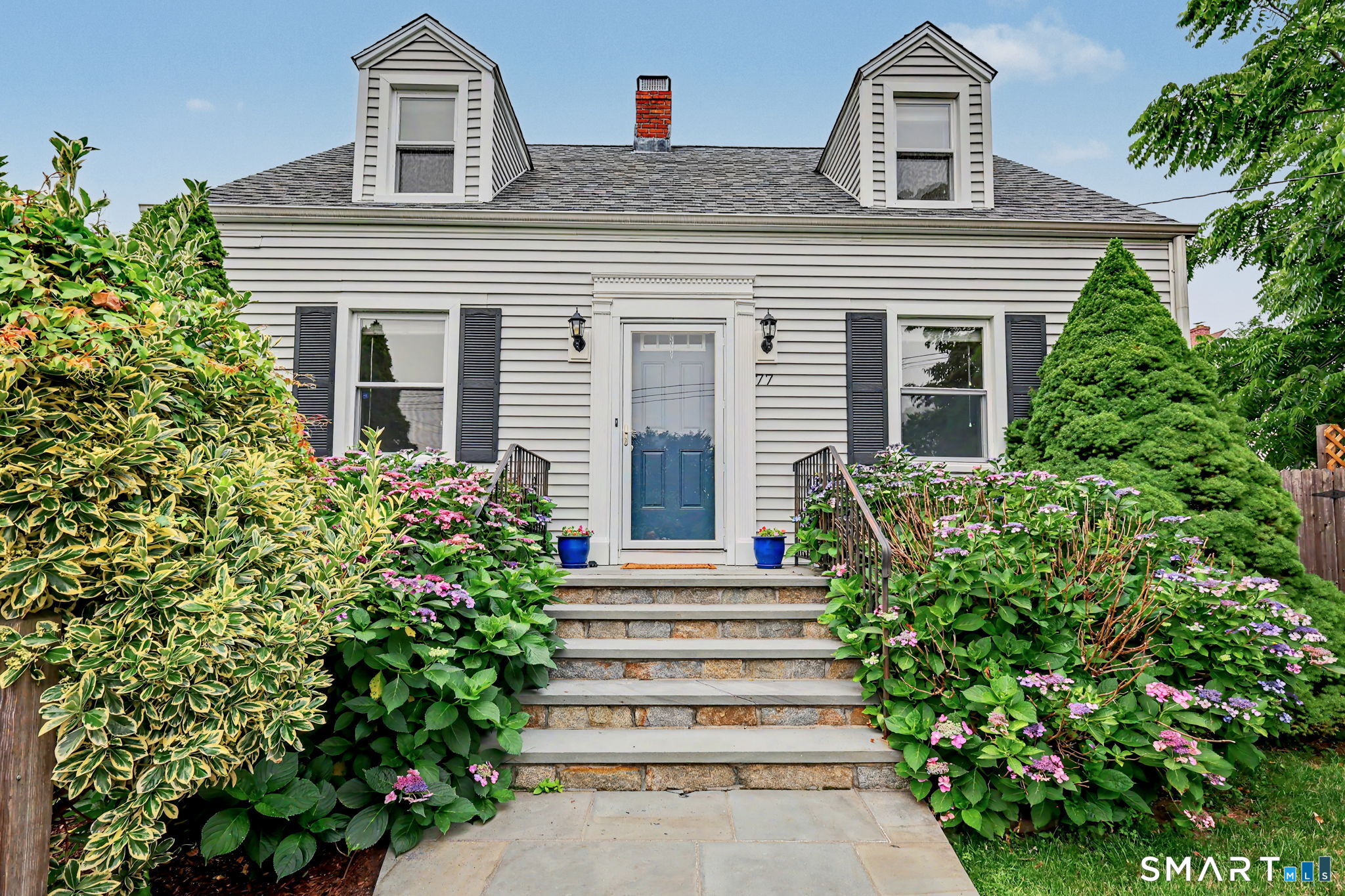 77 Round Hill Road Property Photo 2