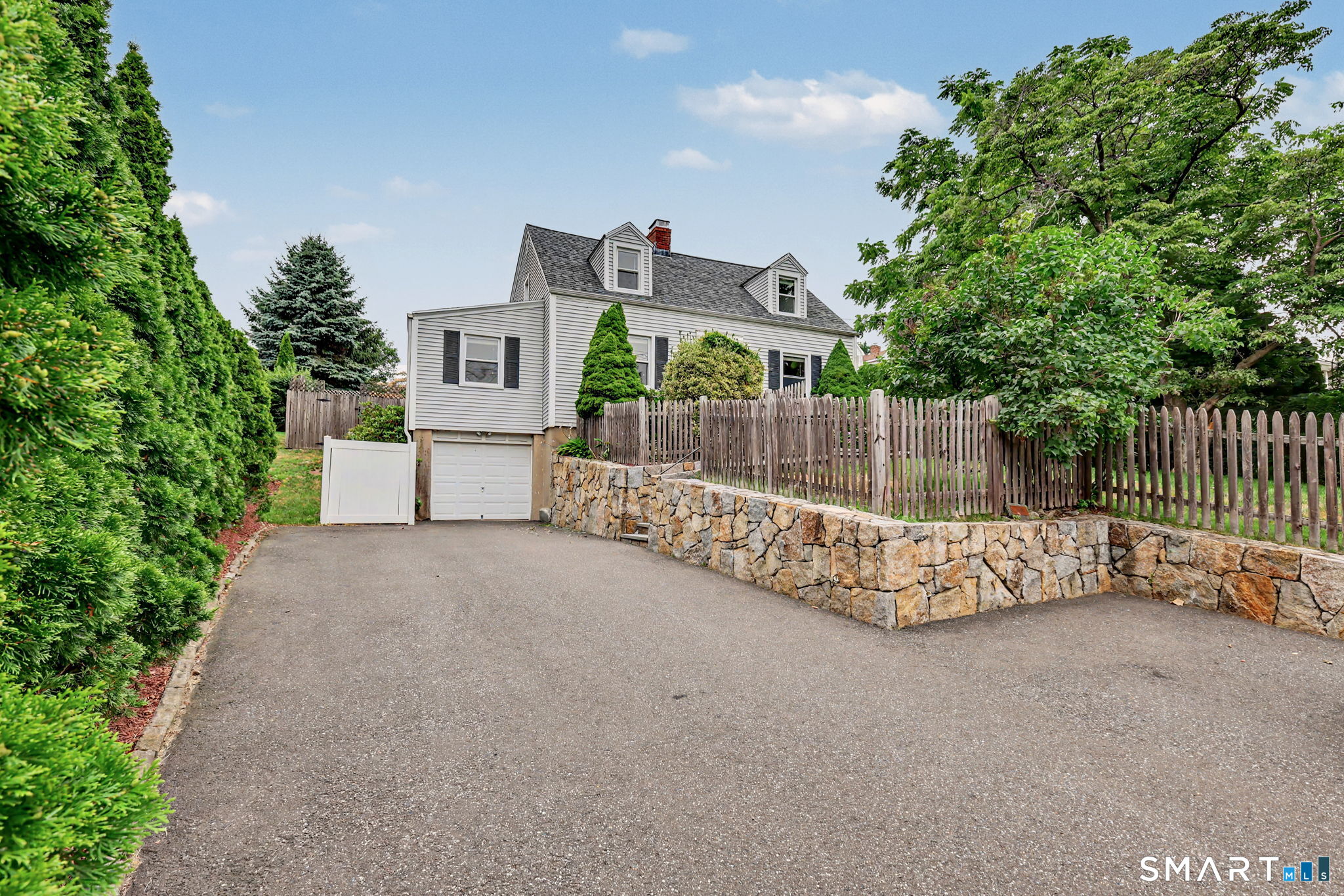 77 Round Hill Road Property Photo 21