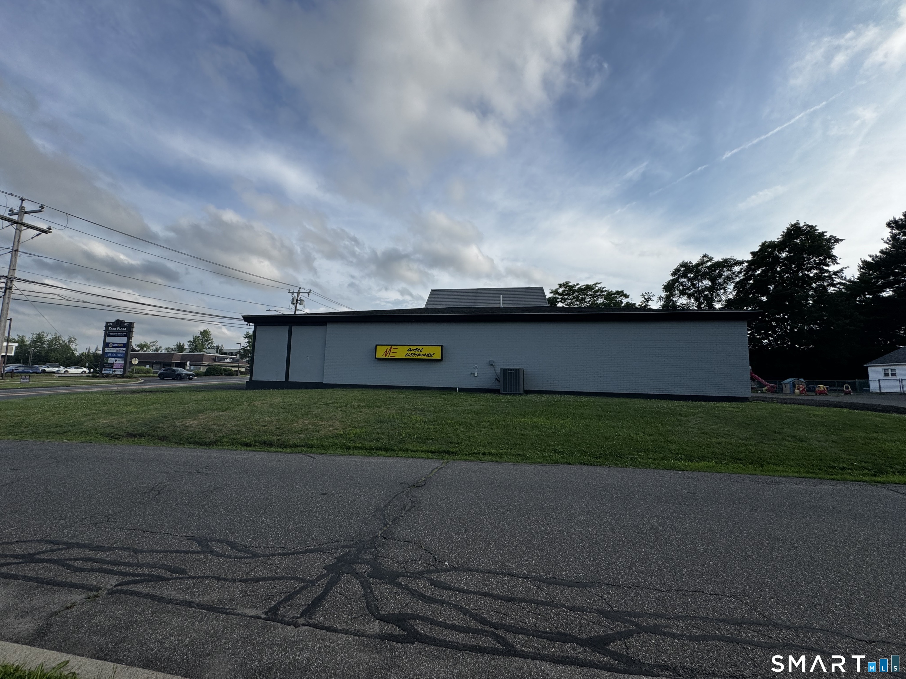 430 Broad South Street Property Photo 8