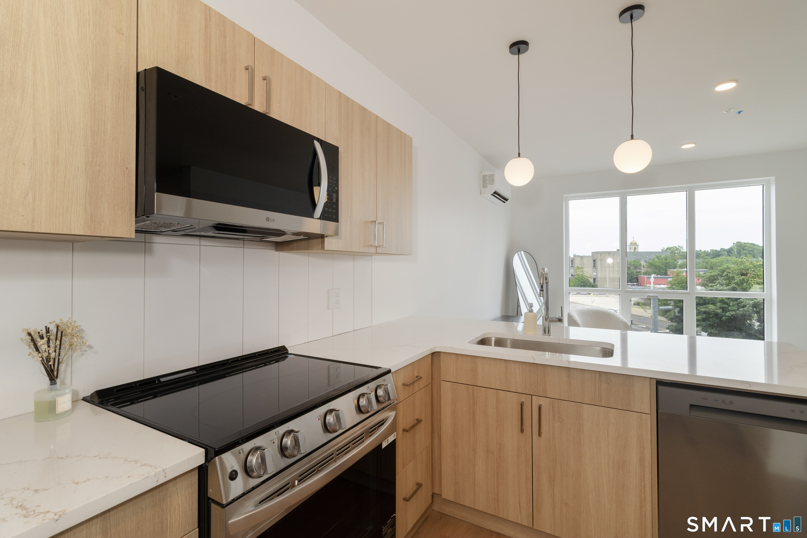 19 Elm 410 Street Property Photo 1