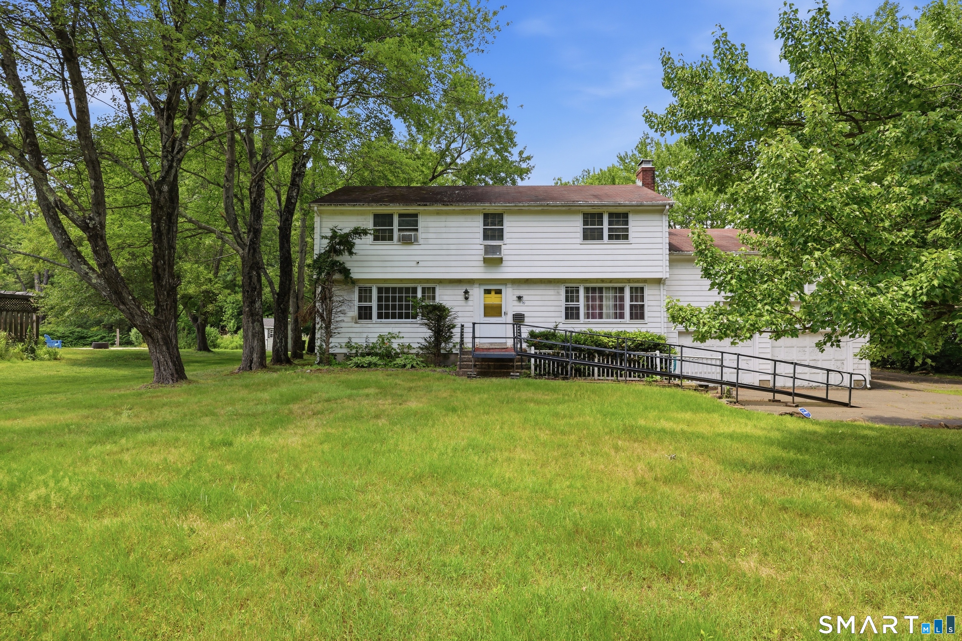39 Maple Avenue Property Photo 1