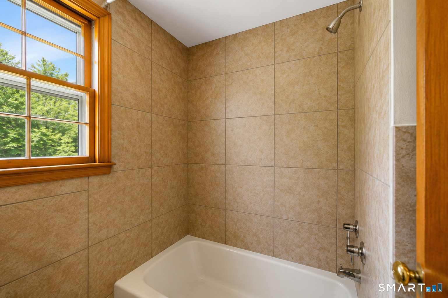 39 Maple Avenue Property Photo 6