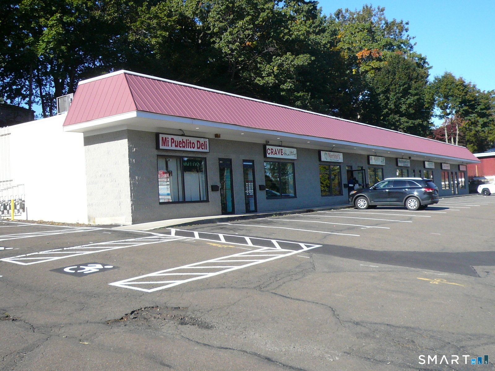 560 Forest Road Property Photo 2