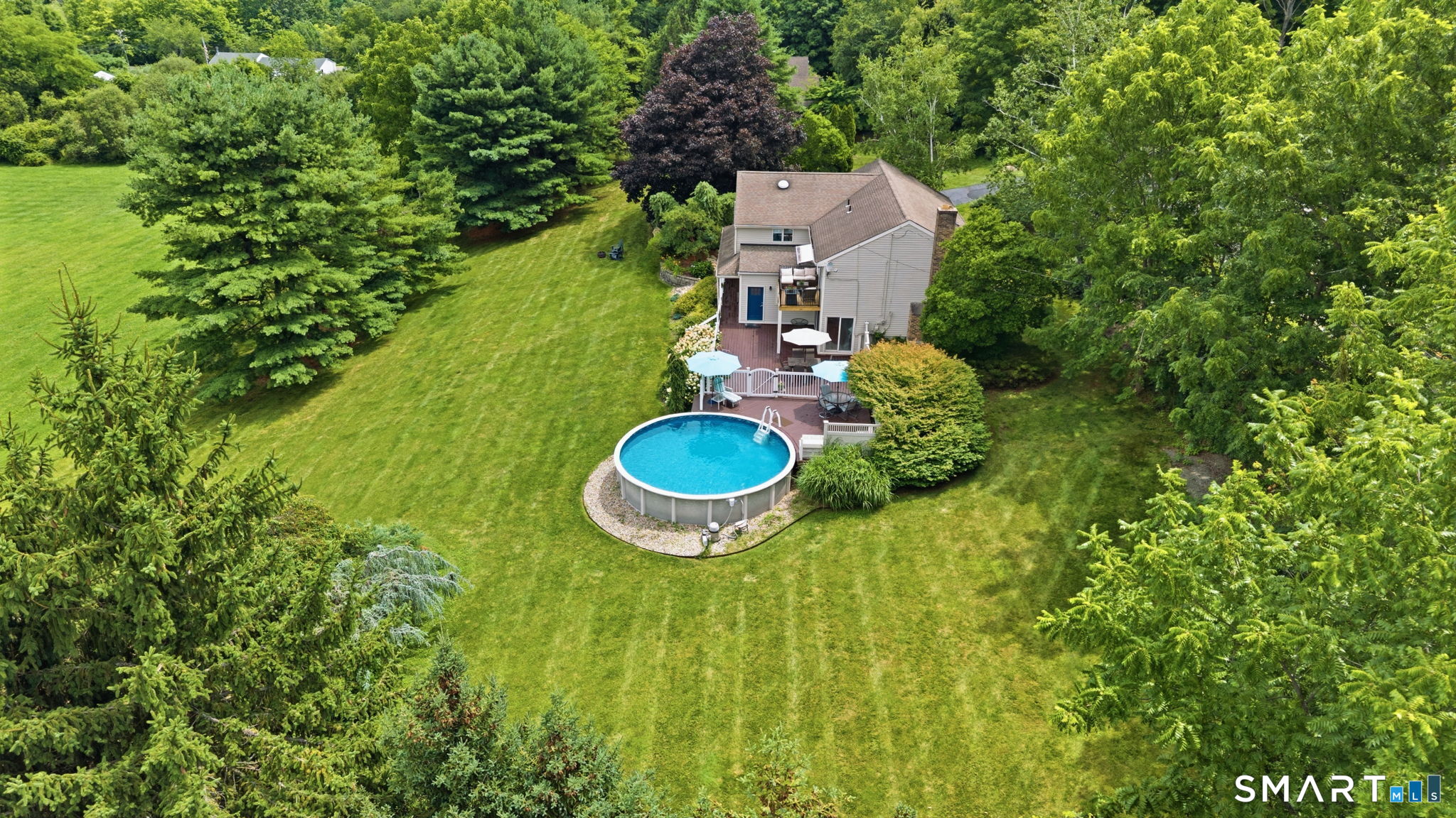 1512 Country Club Road Property Photo 4
