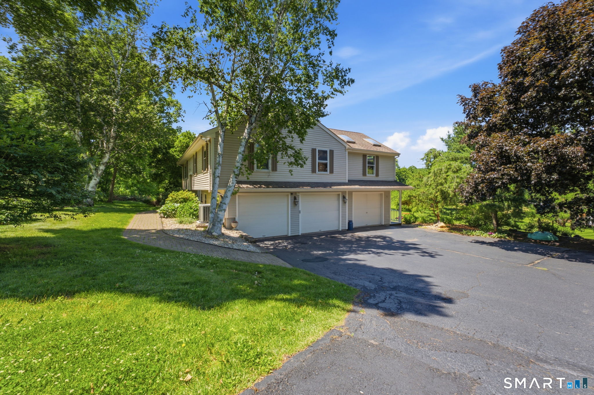 1512 Country Club Road Property Photo 6
