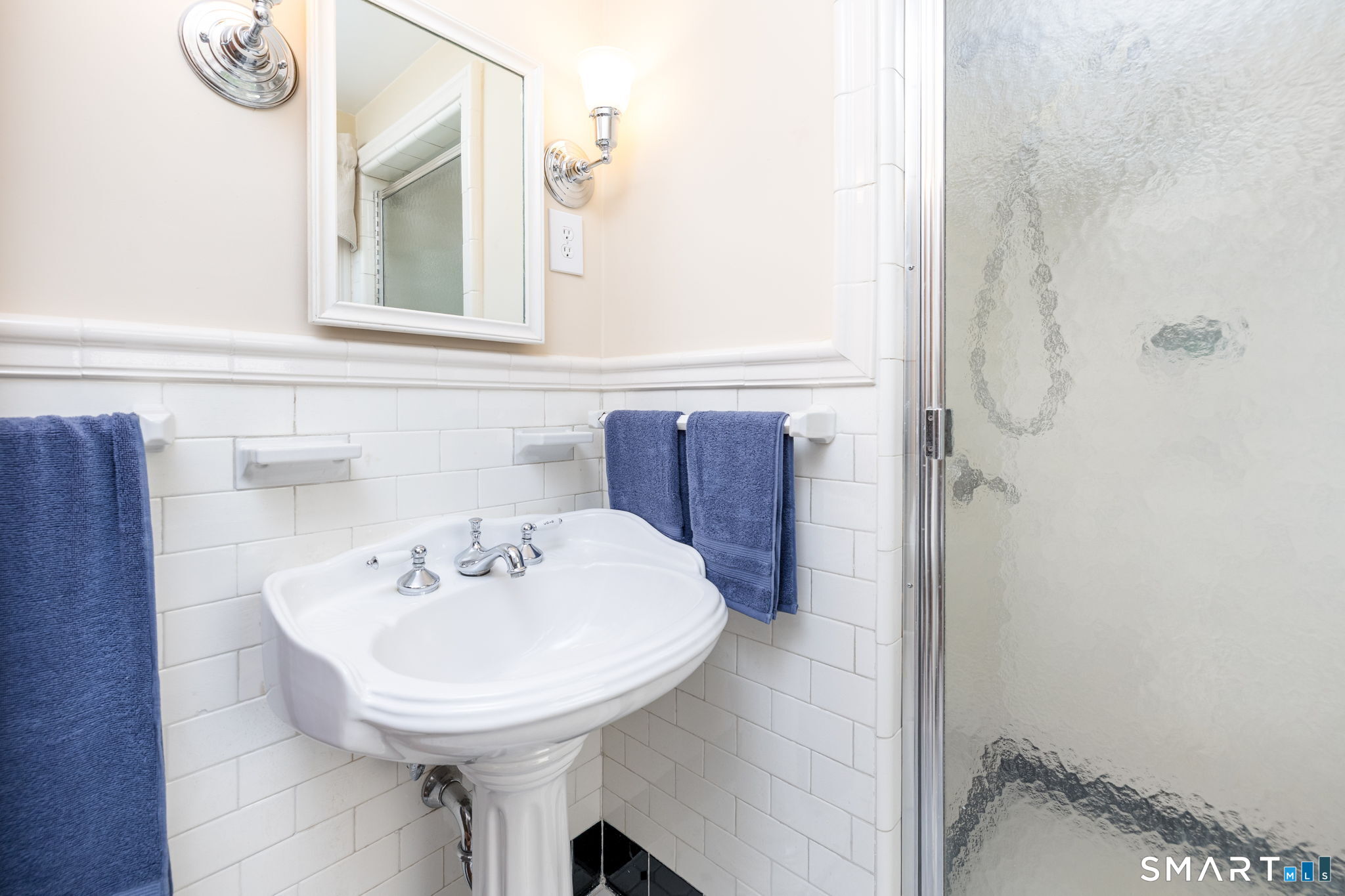 24191153 Property Photo 17