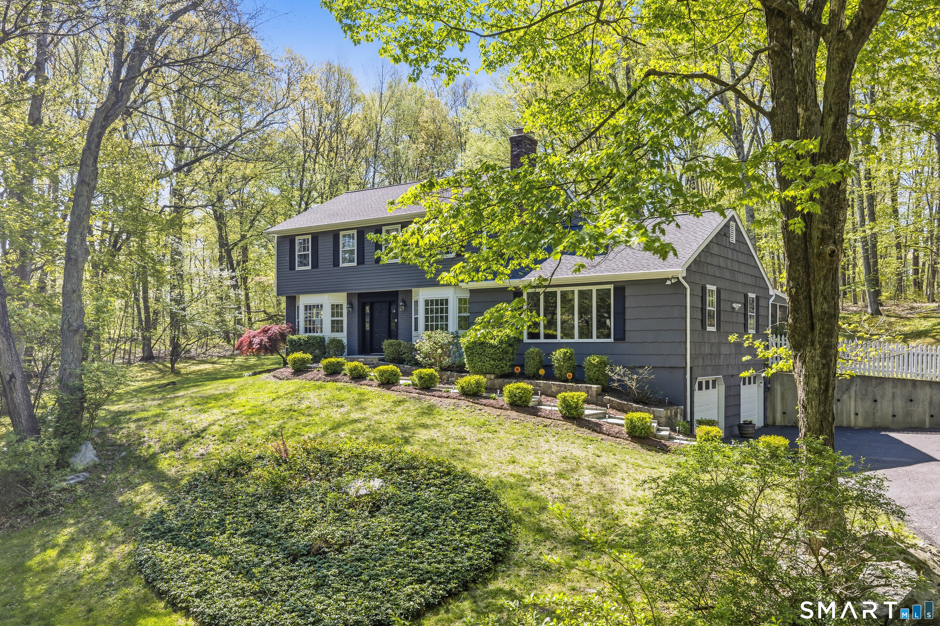 7 Arapaho Road Property Photo 1