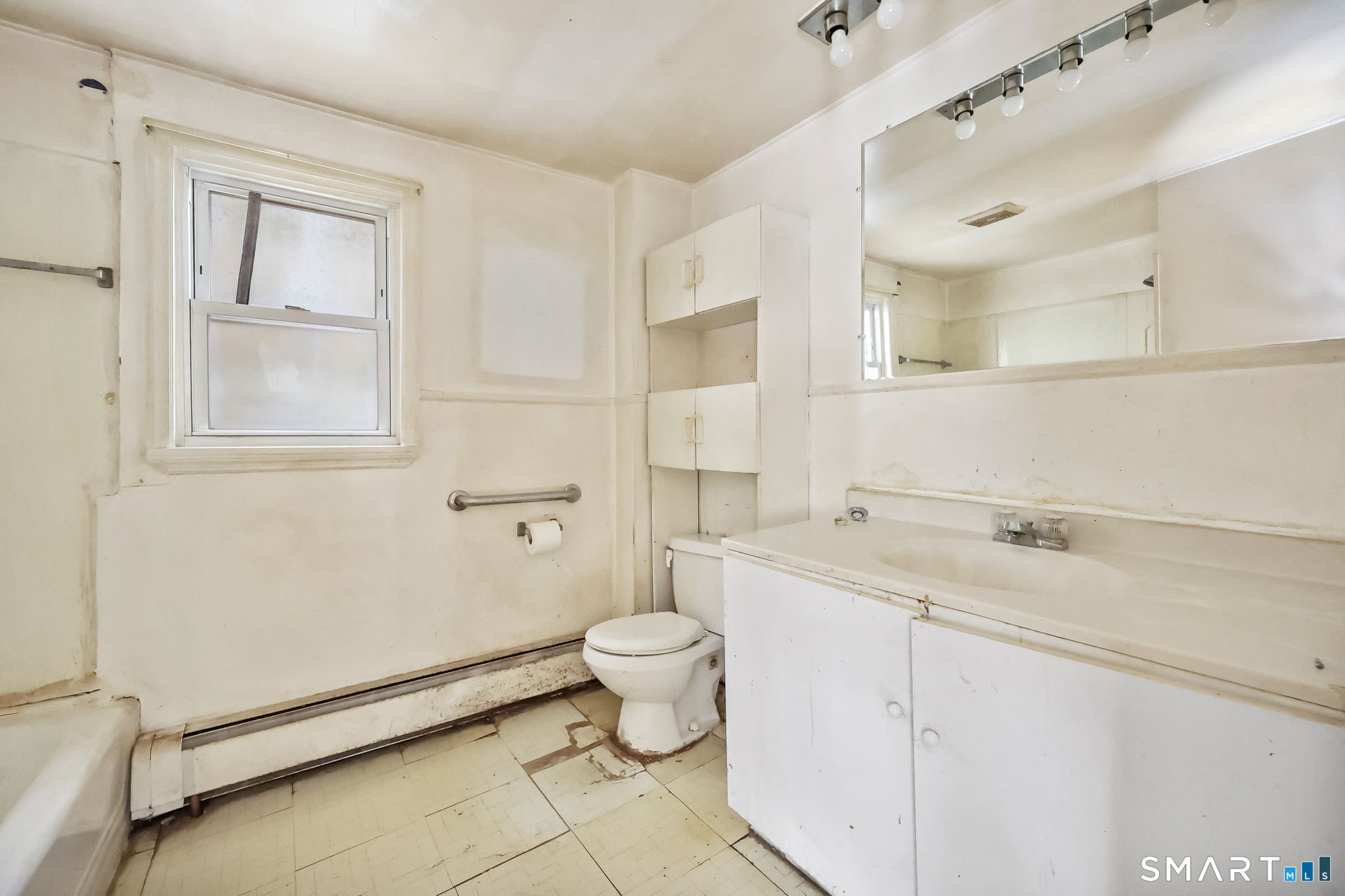 15 Henry Street Property Photo 10