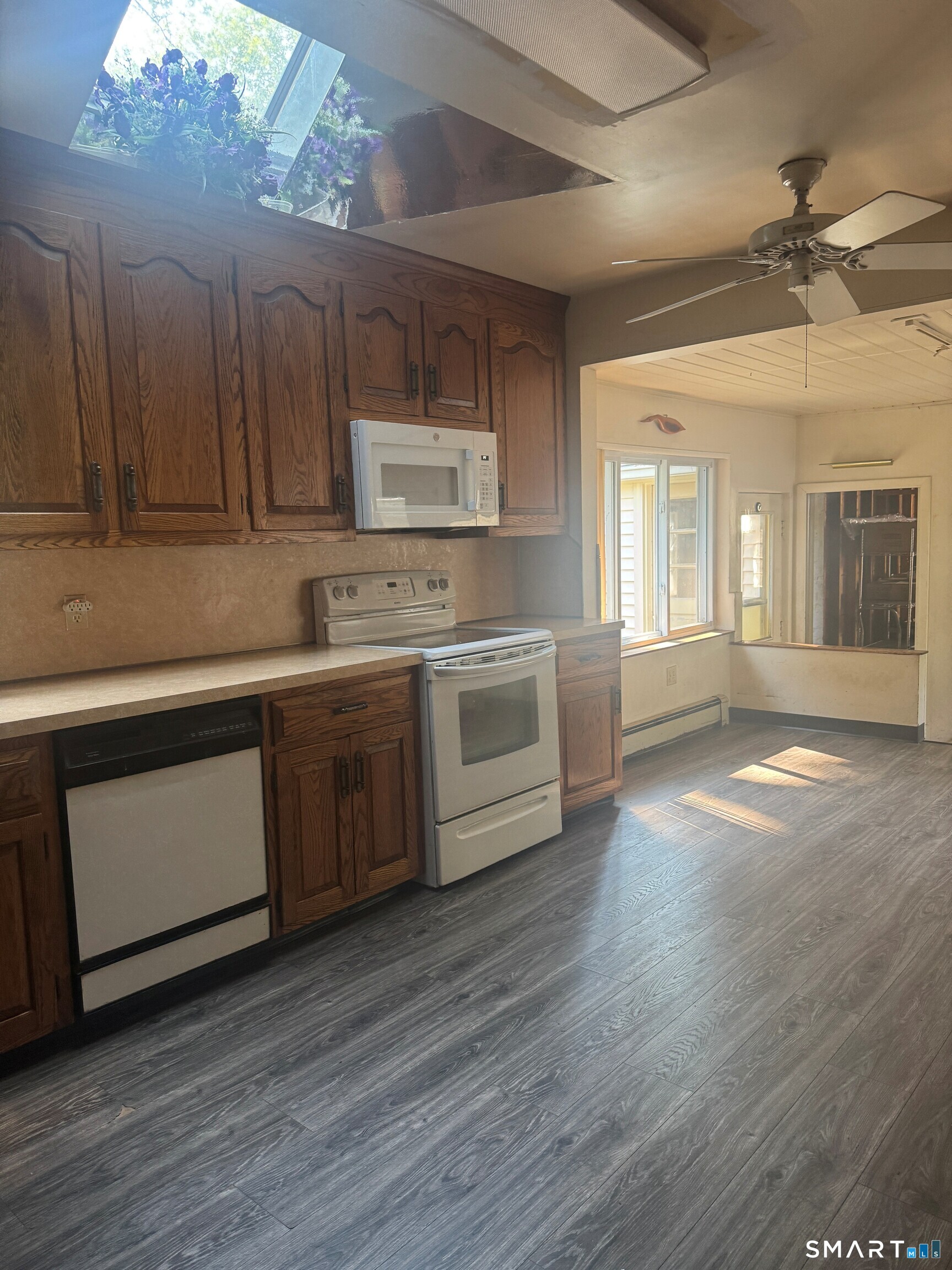 225 Winnepoge Drive Property Photo 2