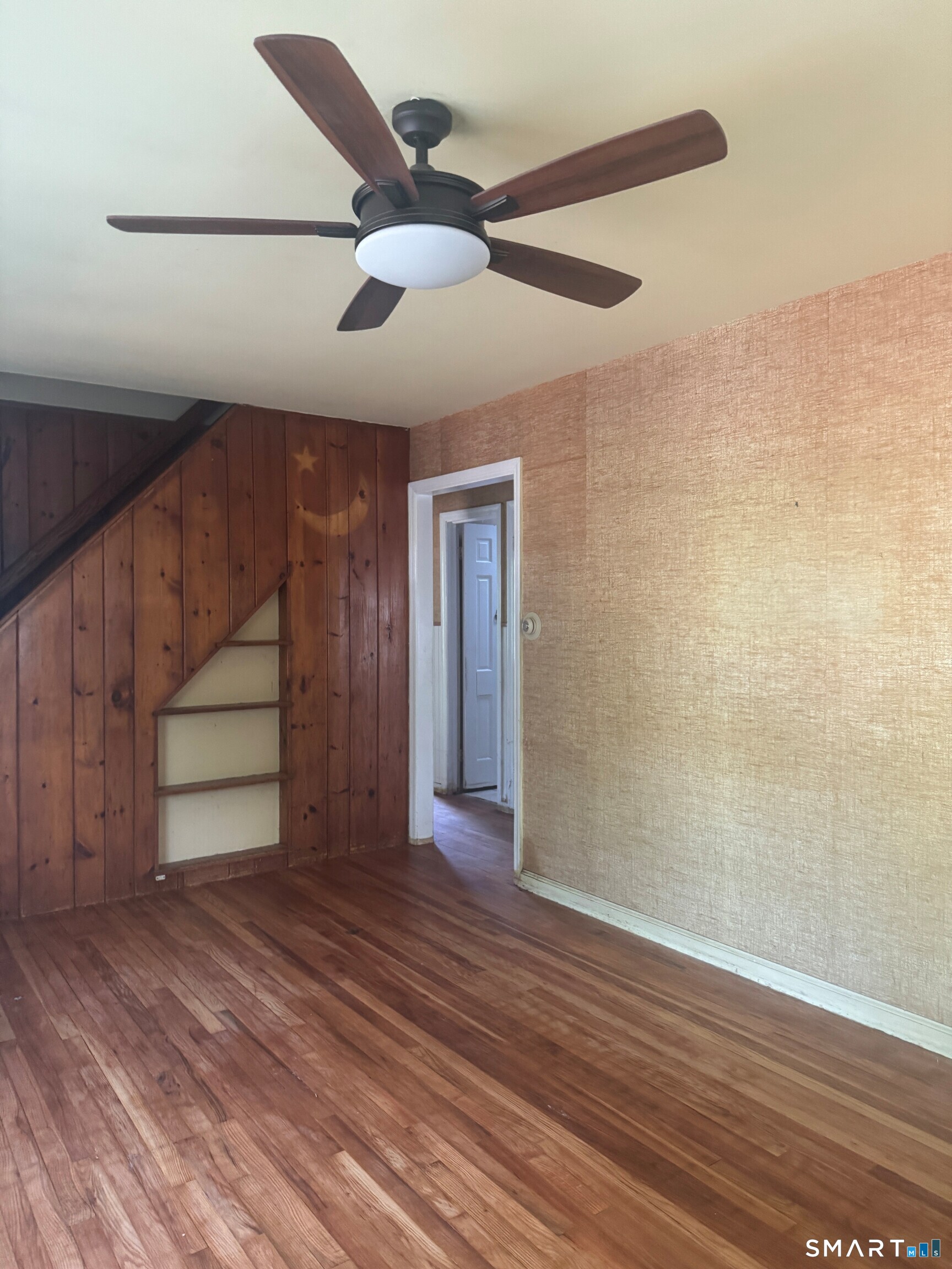 225 Winnepoge Drive Property Photo 3