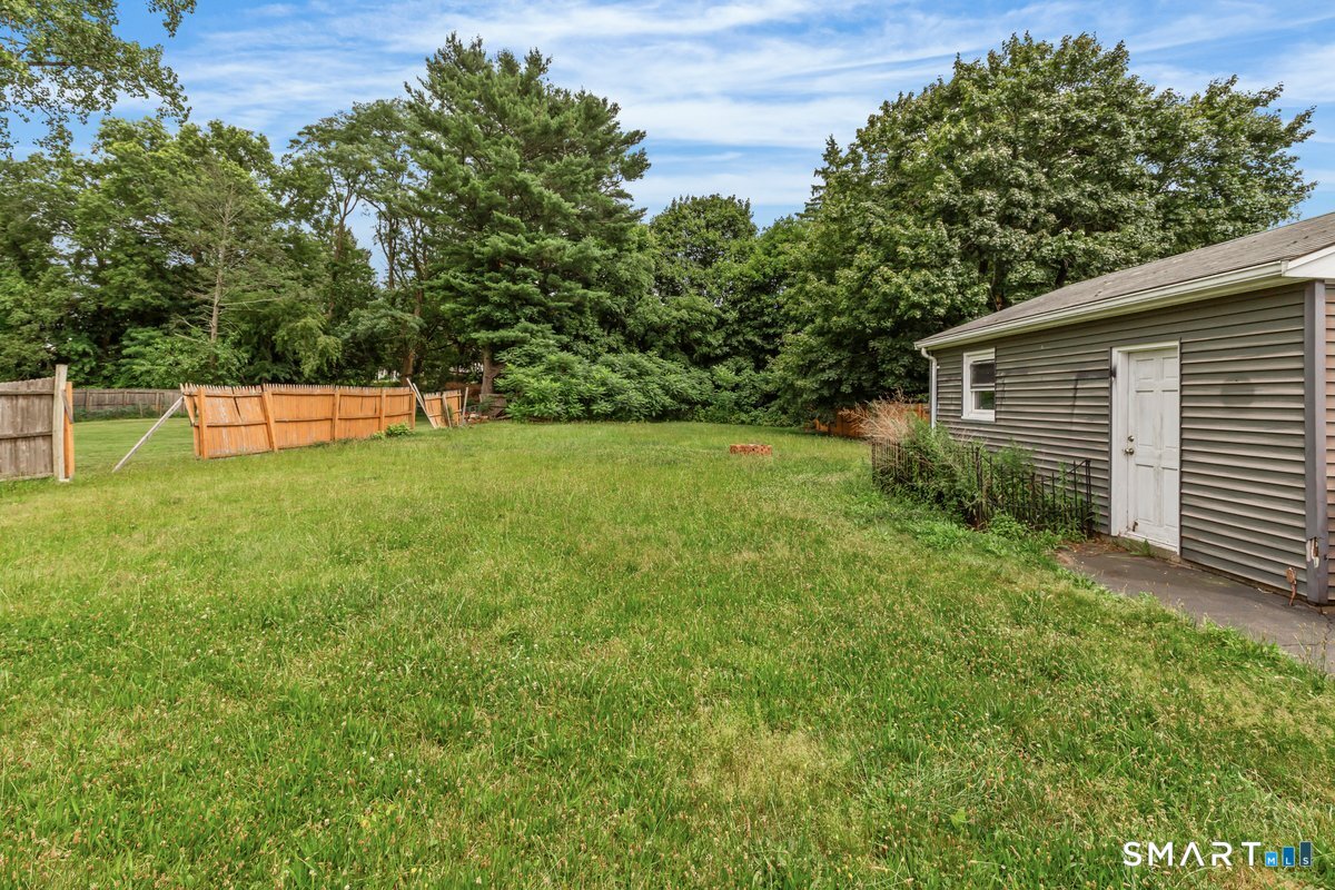 2049 Corbin Avenue Property Photo 7