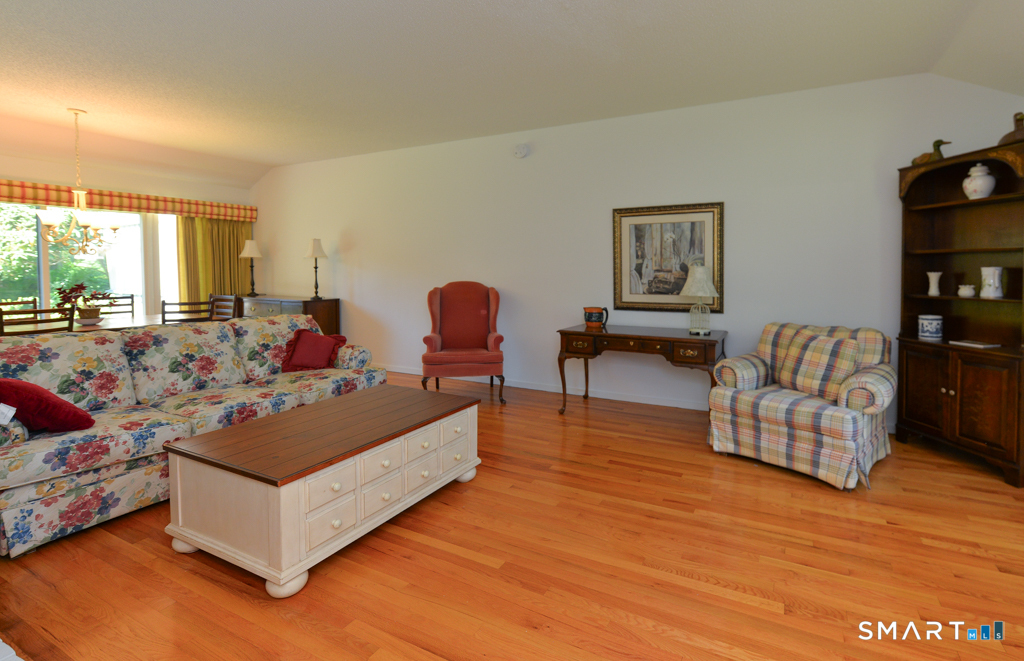 895 Heritage A Village Property Photo 3