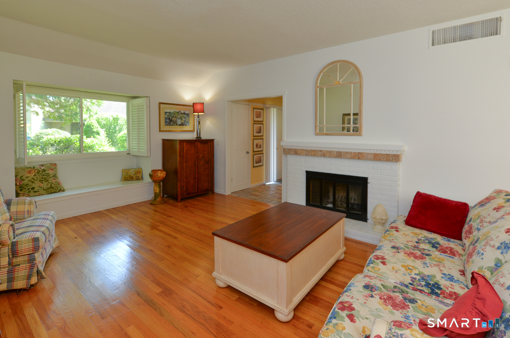 895 Heritage A Village Property Photo 4