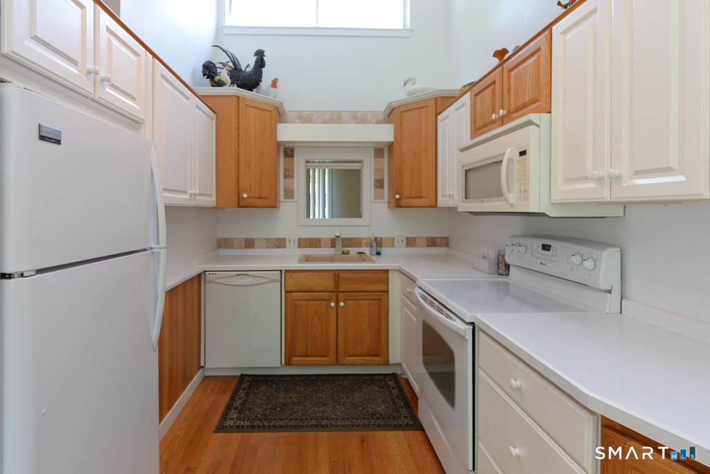 895 Heritage A Village Property Photo 8