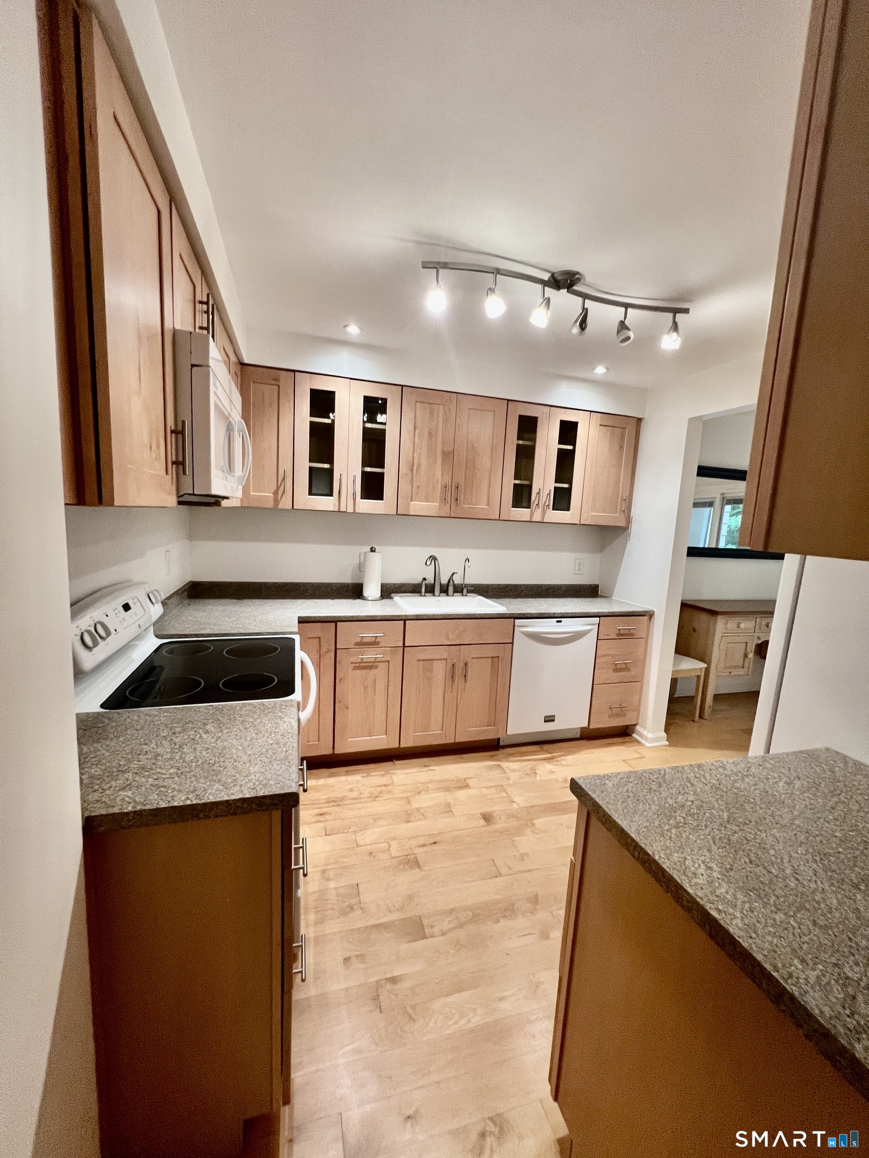 265 Cliffside Drive Property Photo 9