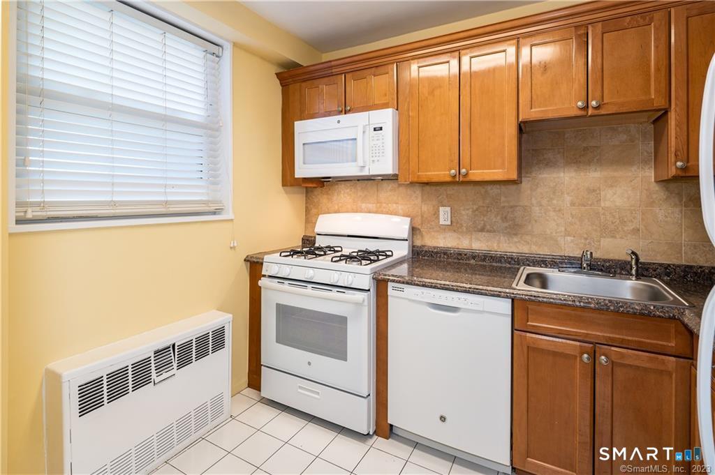 444 Bedford 5g Street Property Photo 9