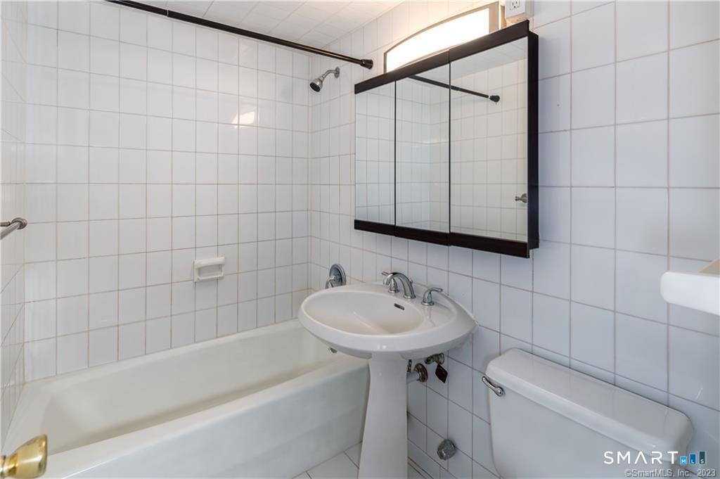 444 Bedford 5g Street Property Photo 11