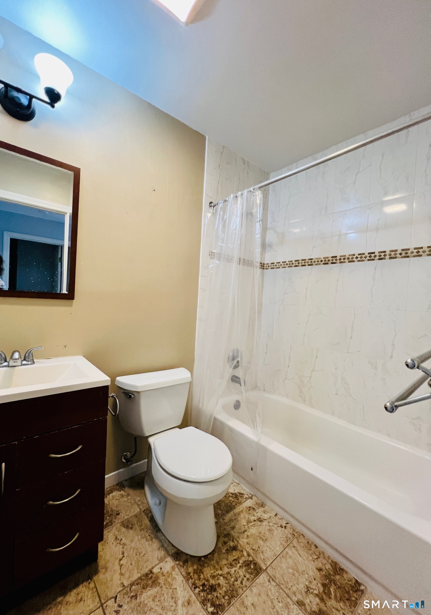 409 Glendale C1 Avenue Property Photo 7