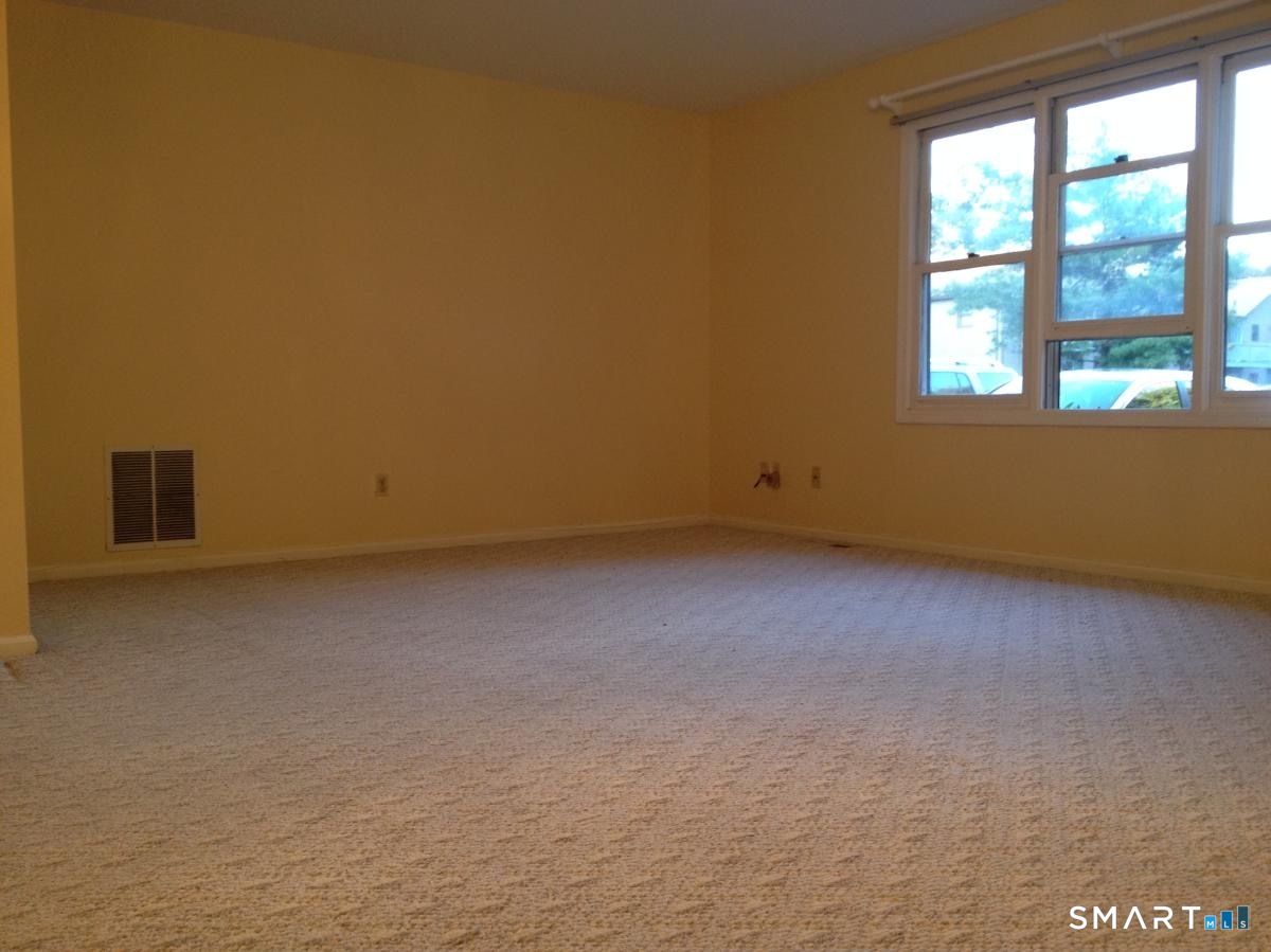 409 Glendale C1 Avenue Property Photo 8