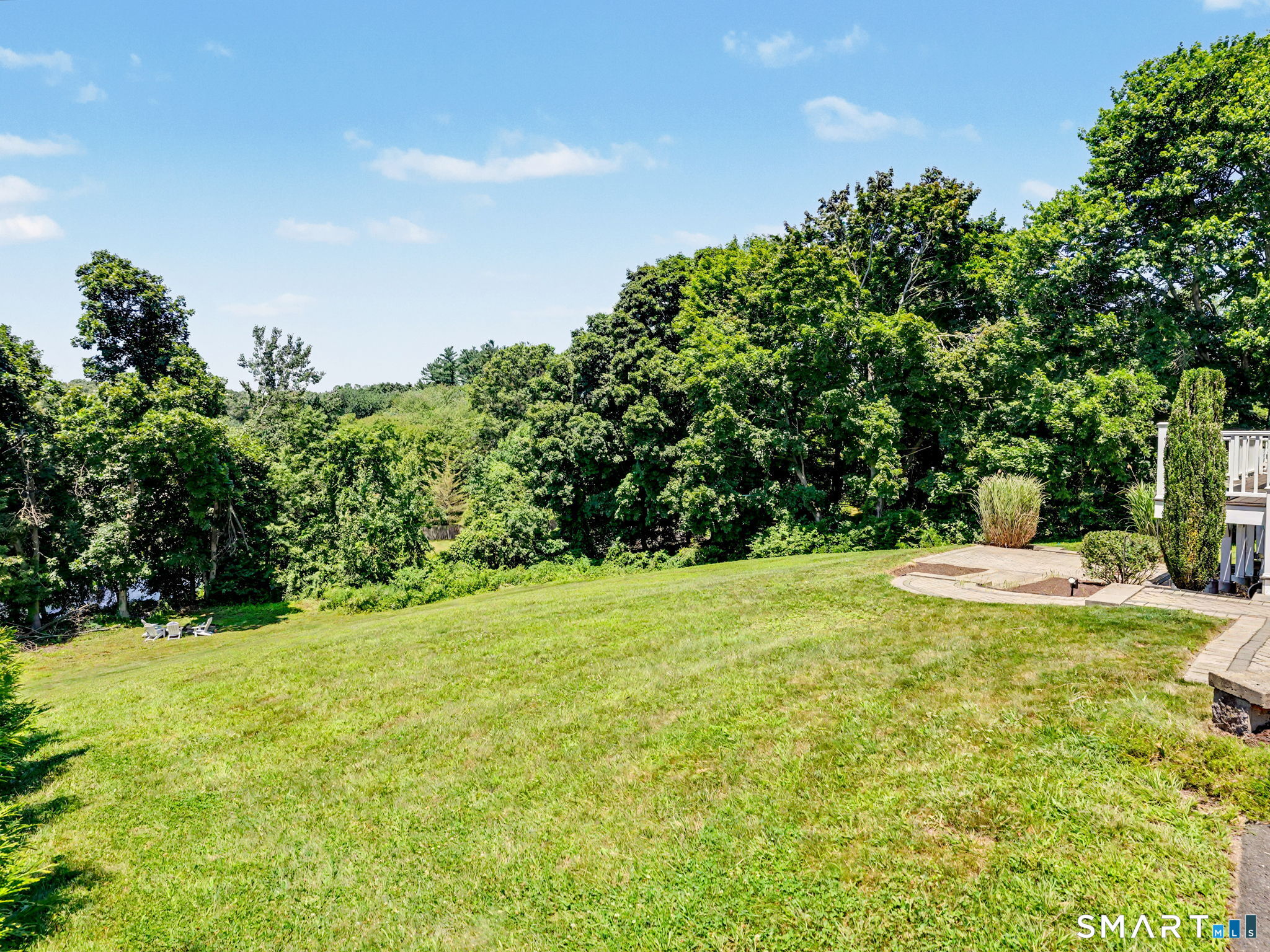 175 Nichols Avenue Property Photo 2