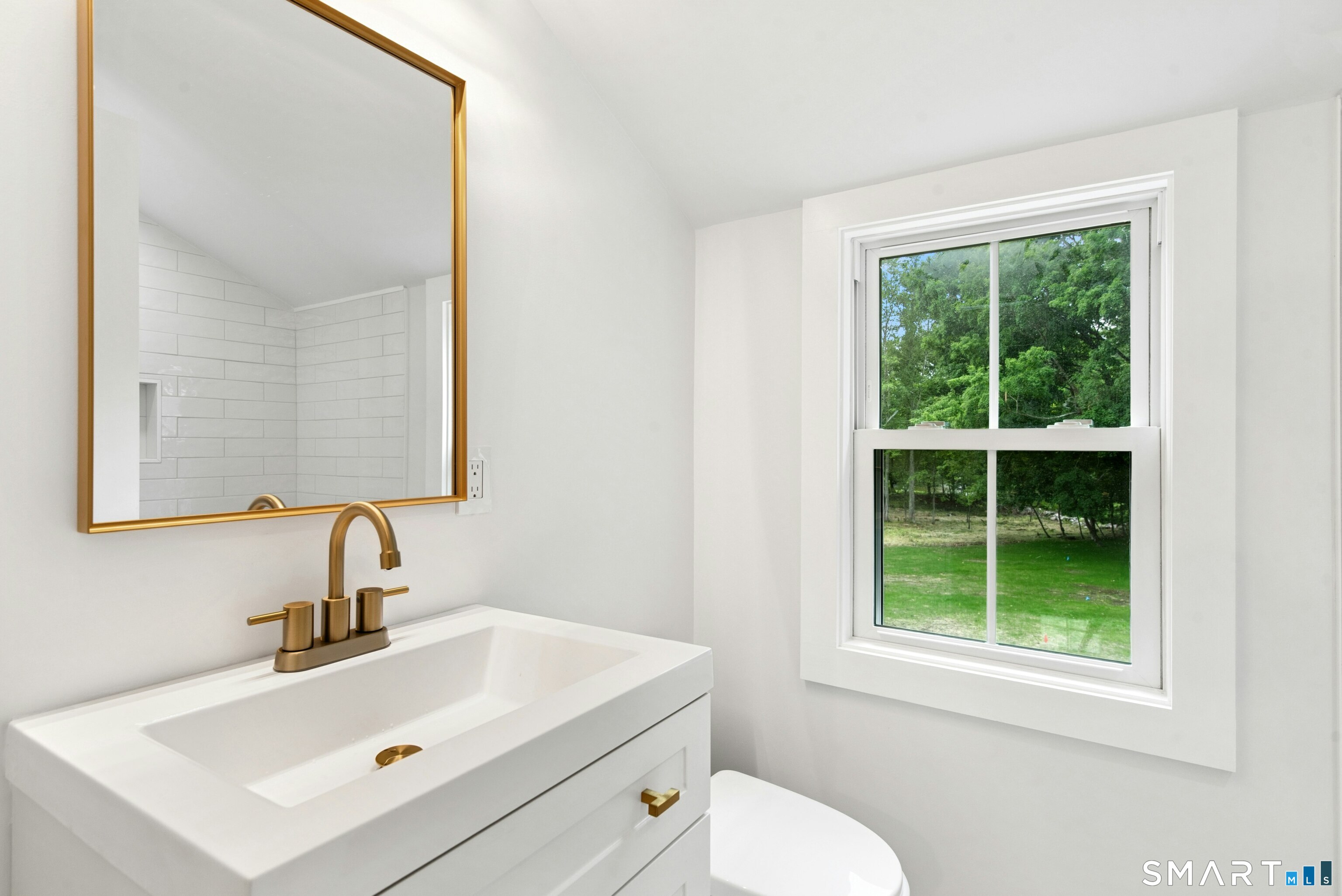 110 Cross Highway Property Photo 26