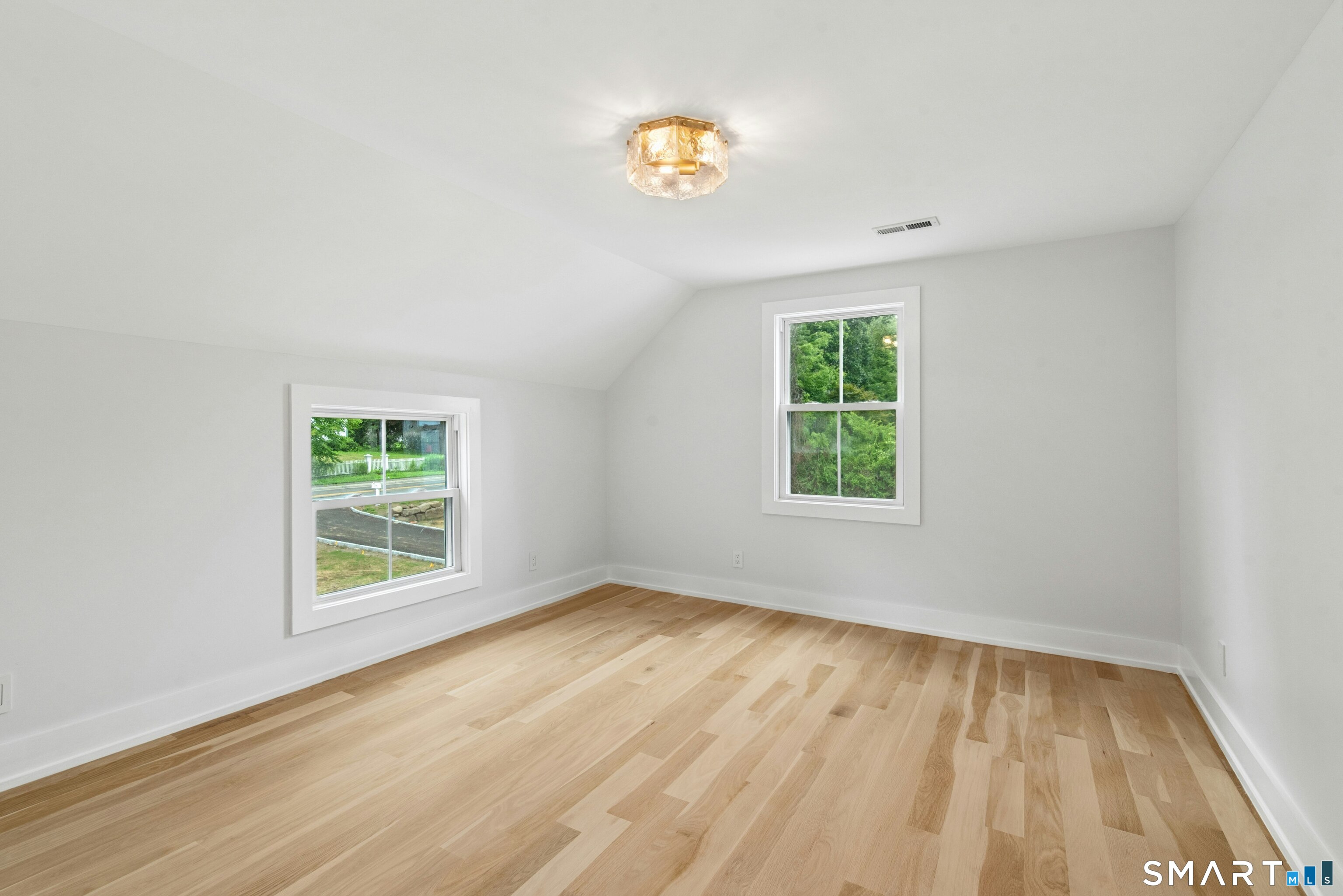 110 Cross Highway Property Photo 28