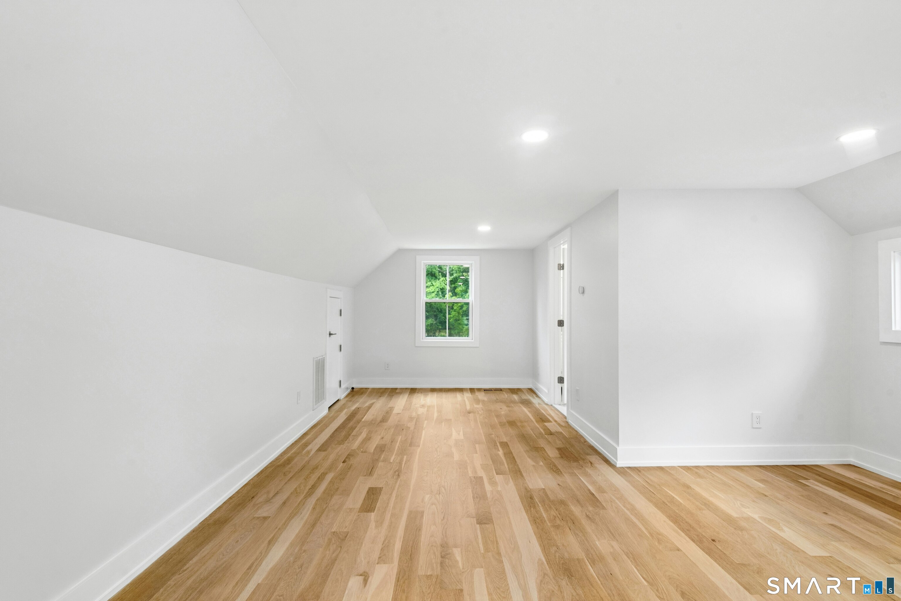 110 Cross Highway Property Photo 30