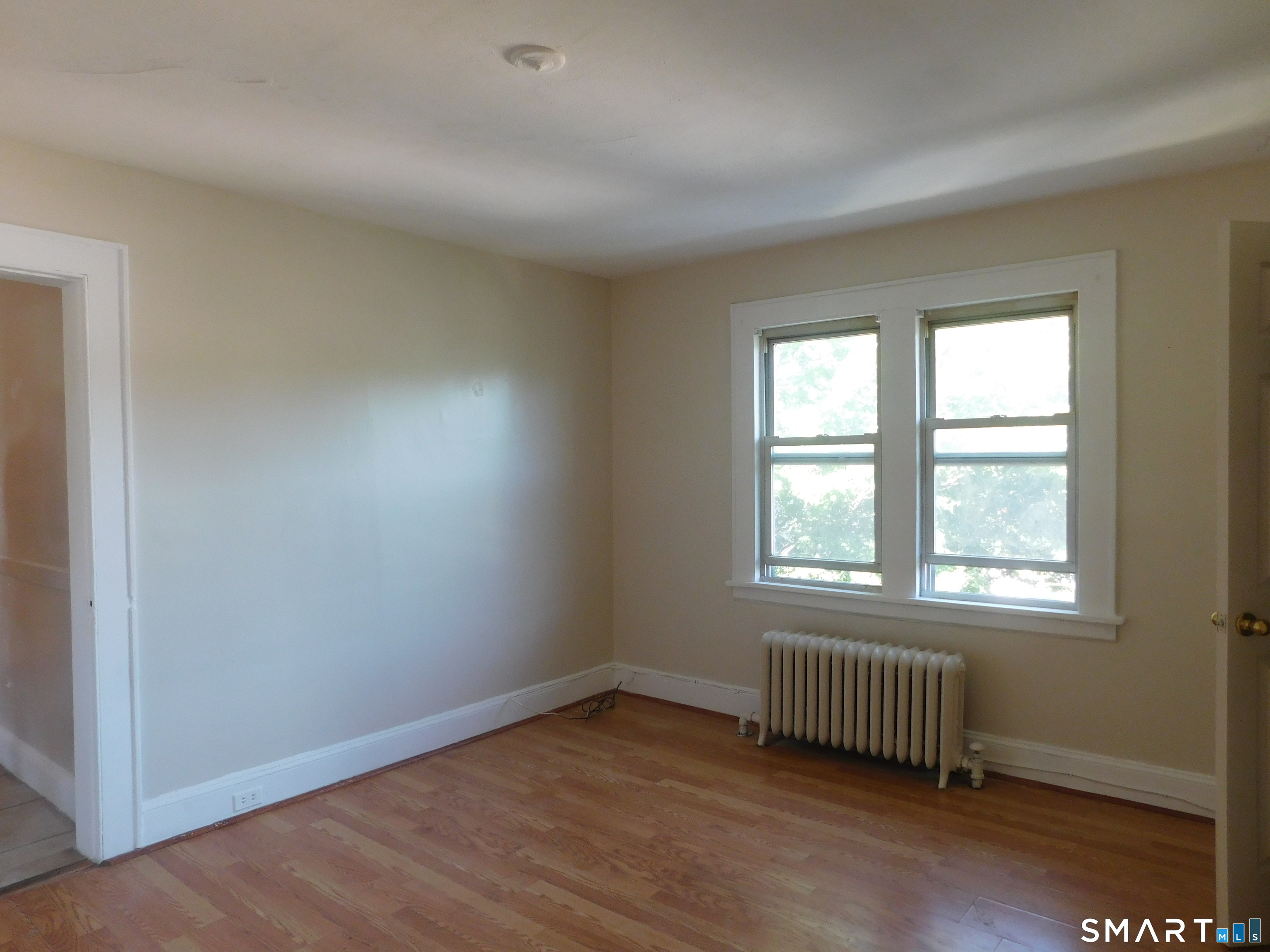 227-231 Edna 3 Avenue Property Photo 2