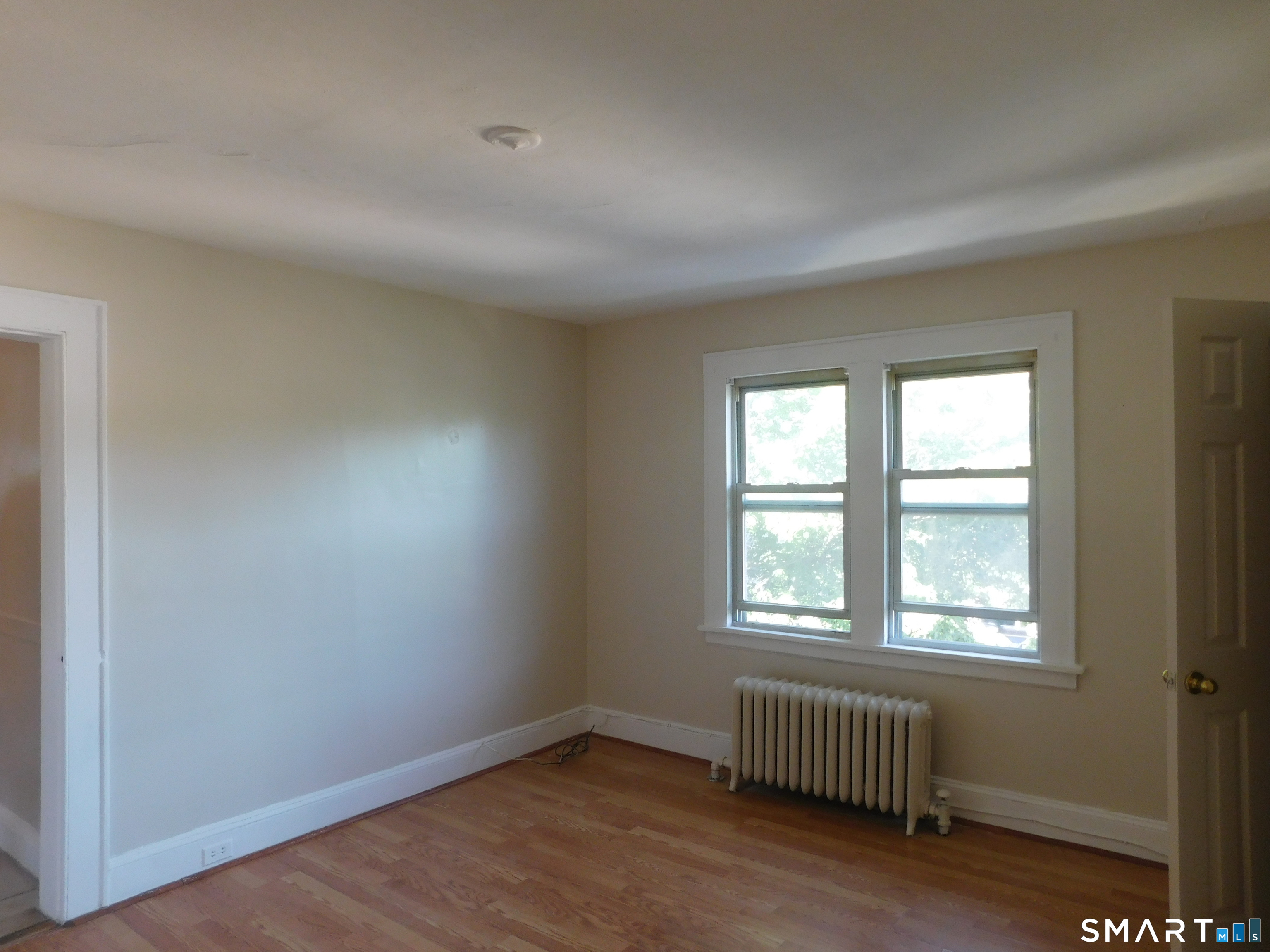 227-231 Edna 3 Avenue Property Photo 3