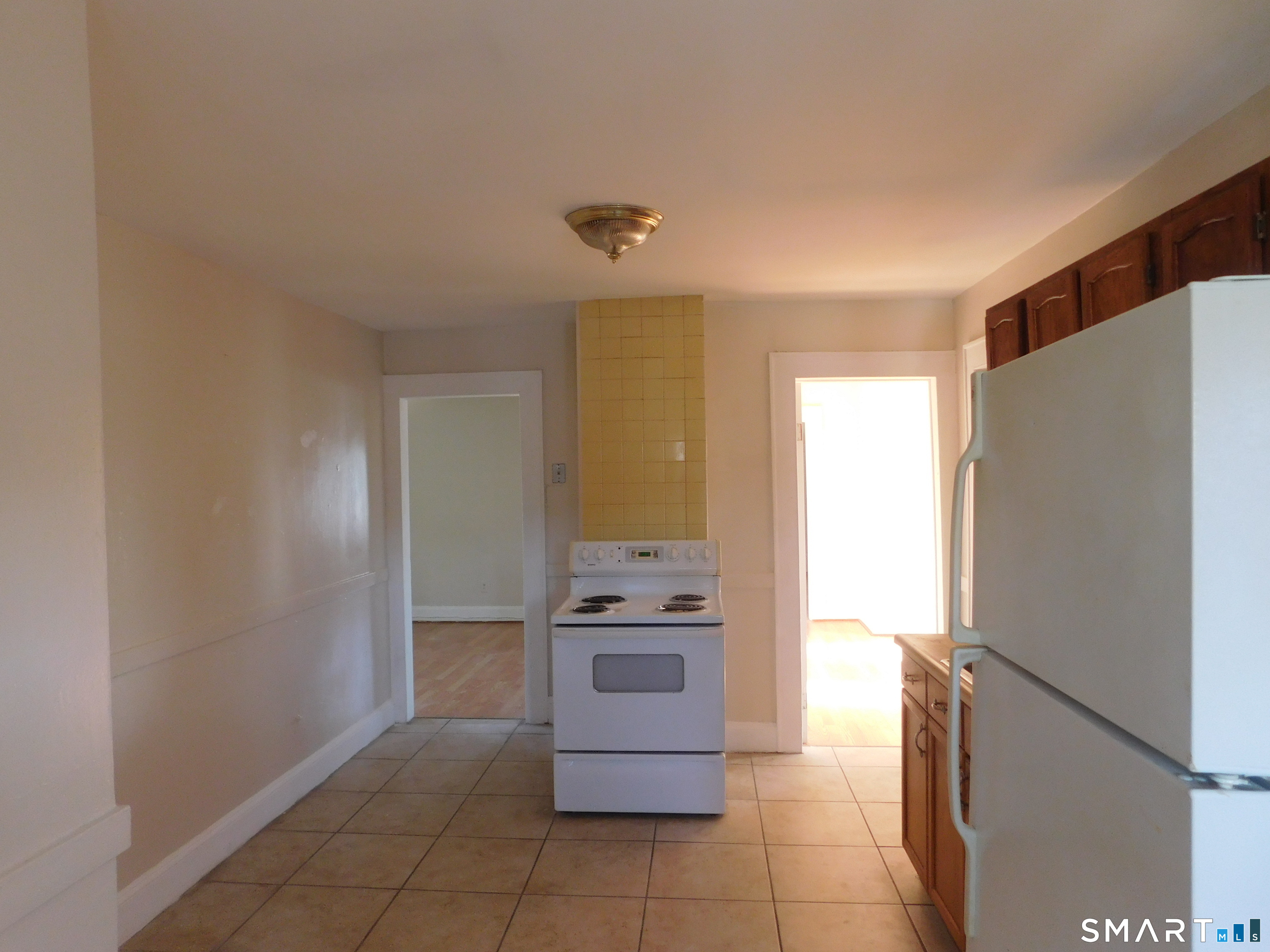227-231 Edna 3 Avenue Property Photo 4