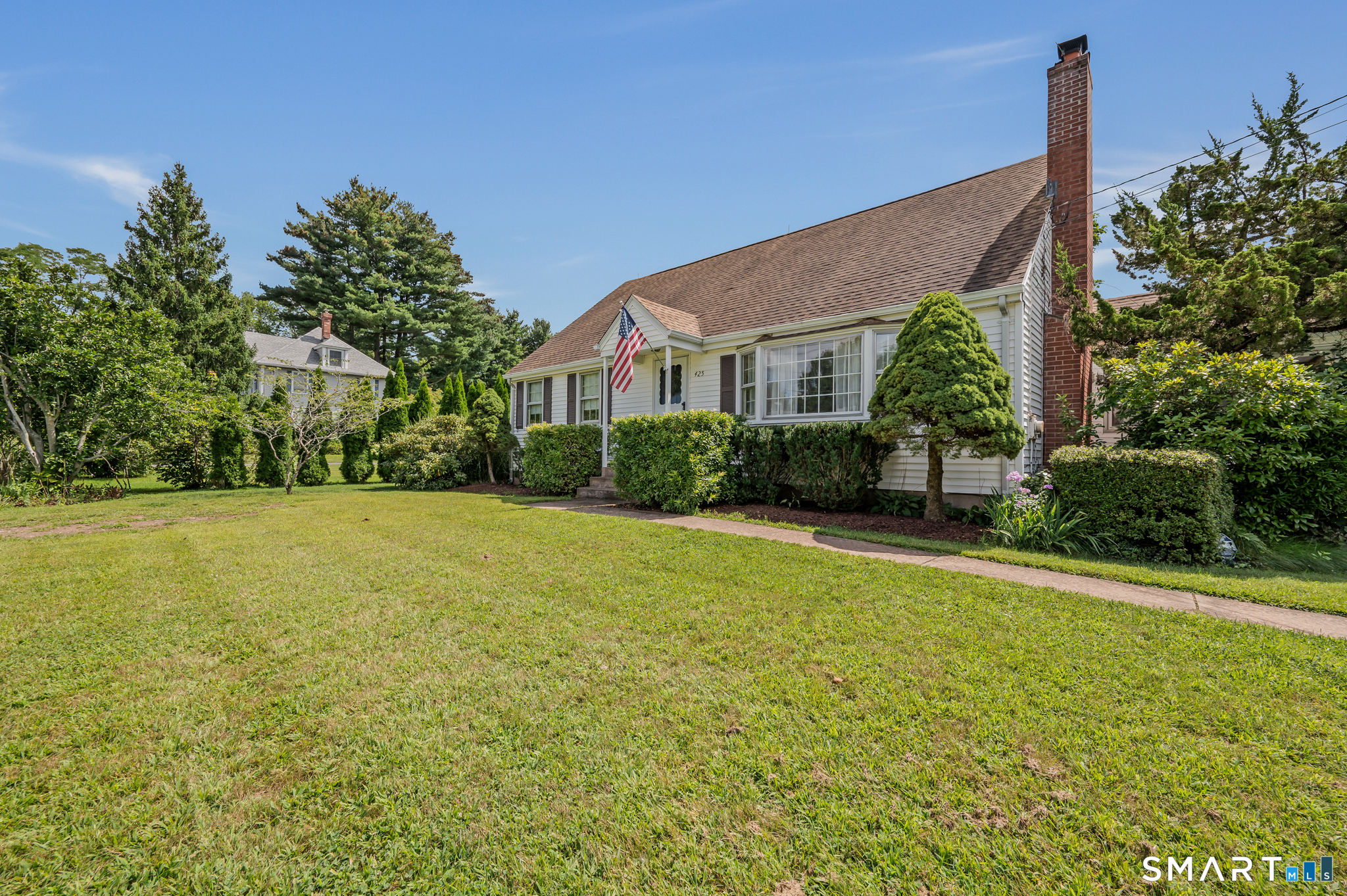 425 Hills Street Property Photo 3
