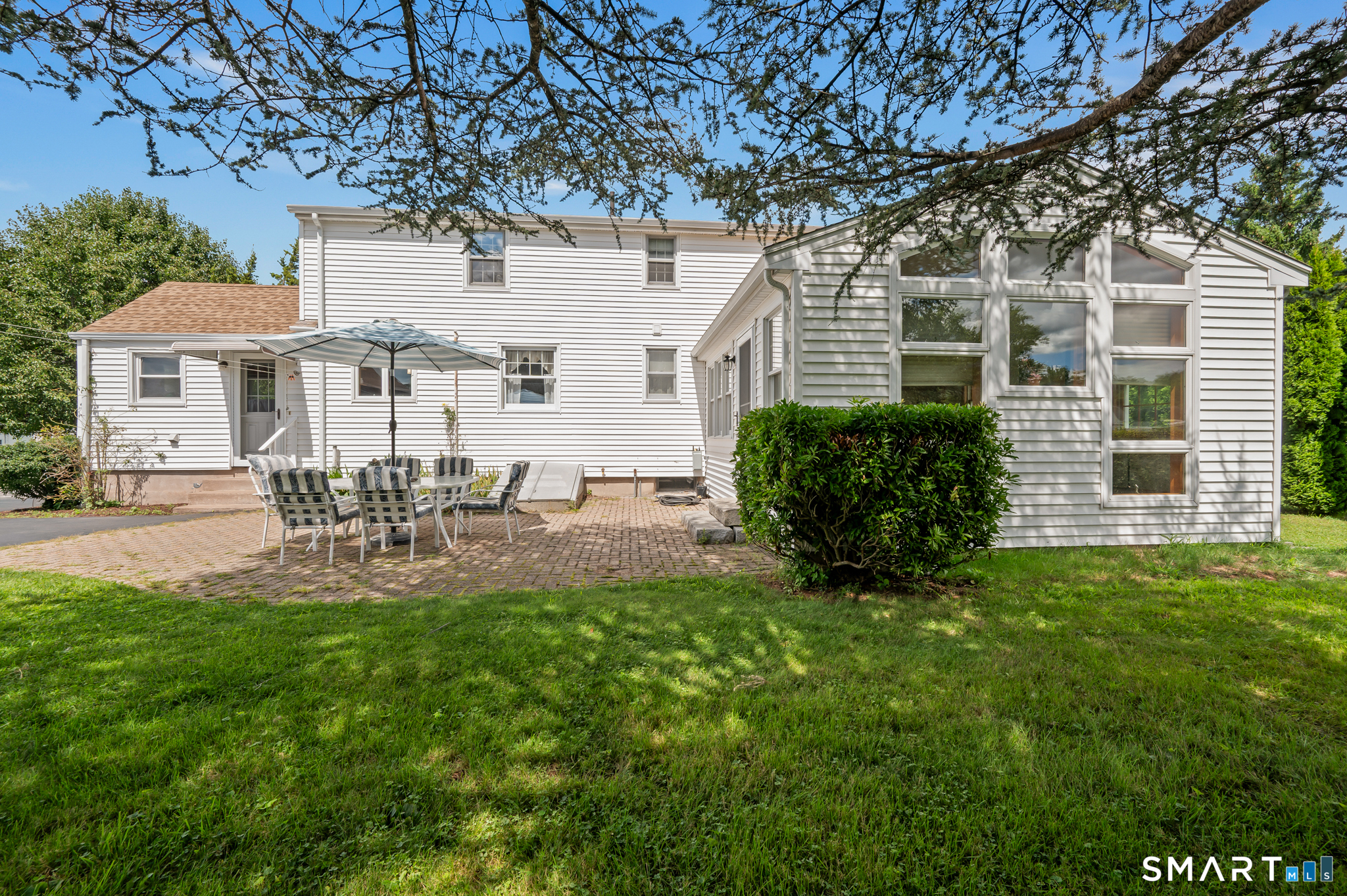 425 Hills Street Property Photo 4
