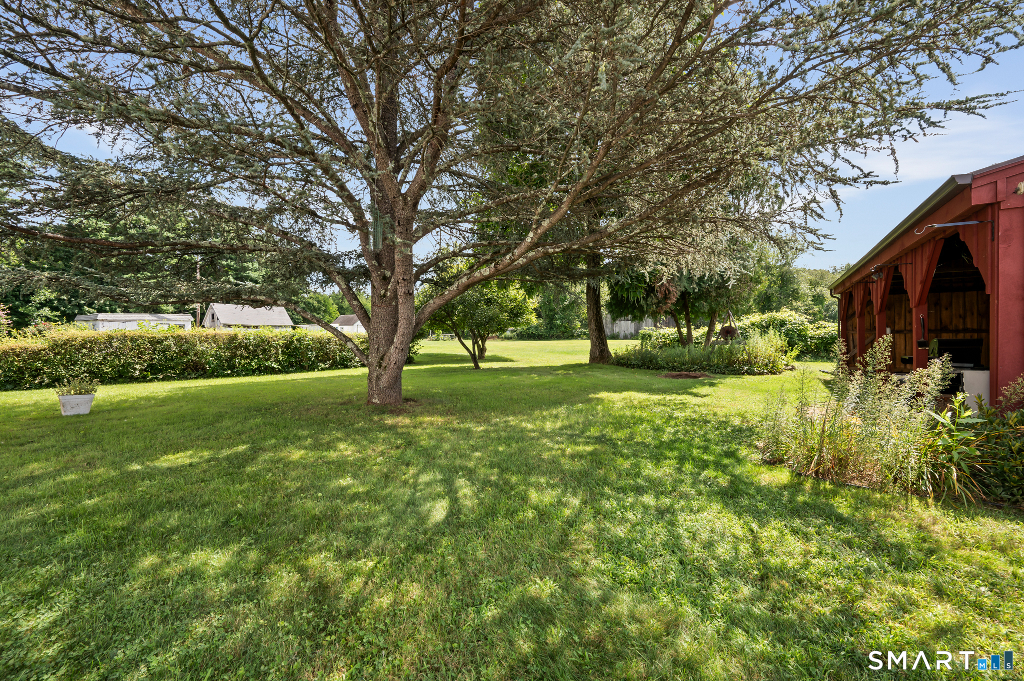 425 Hills Street Property Photo 5