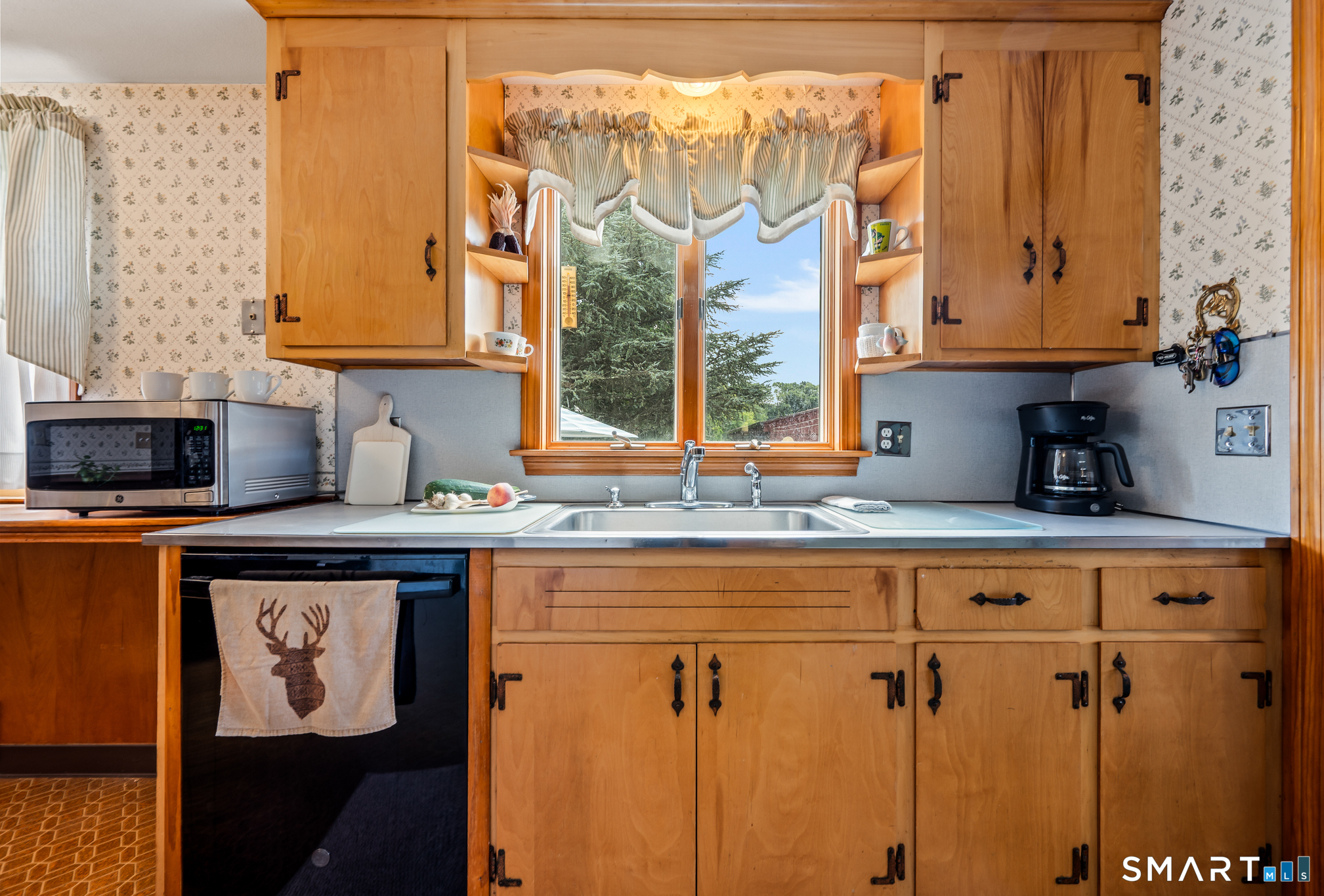 425 Hills Street Property Photo 14