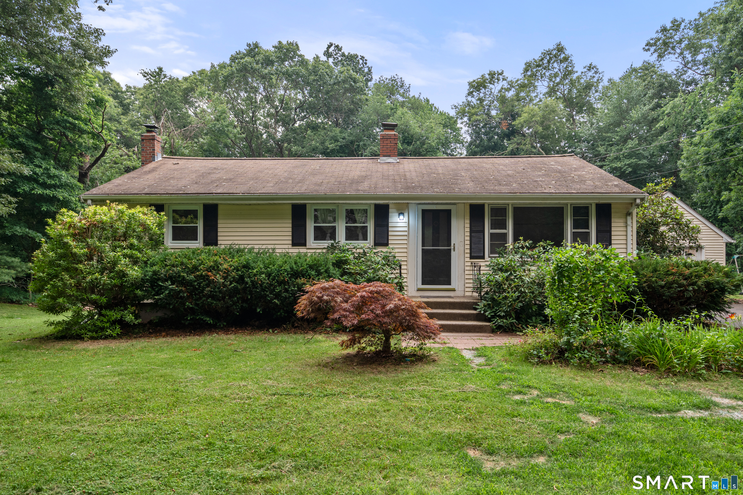 305 Old Post Road Property Photo 1