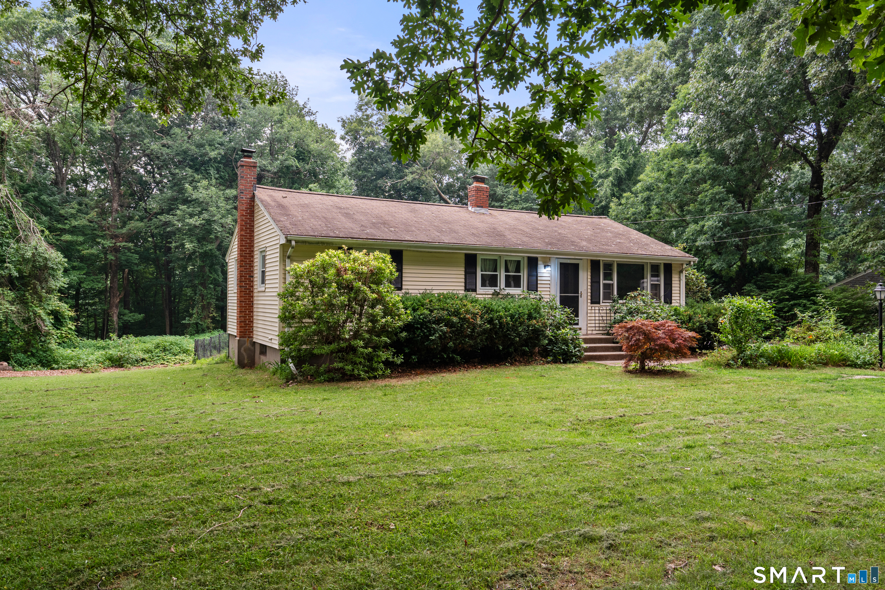 305 Old Post Road Property Photo 4