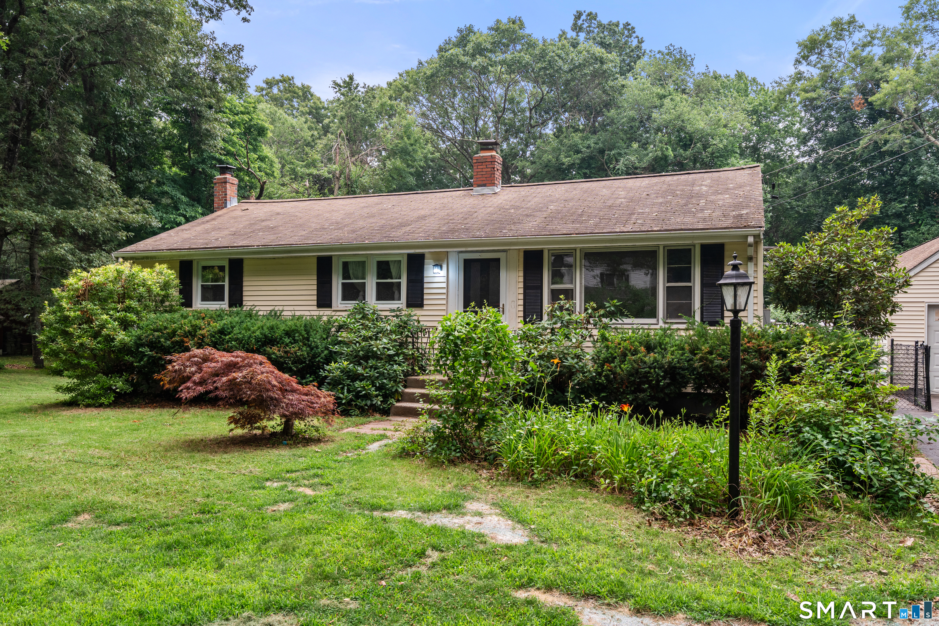 305 Old Post Road Property Photo 5