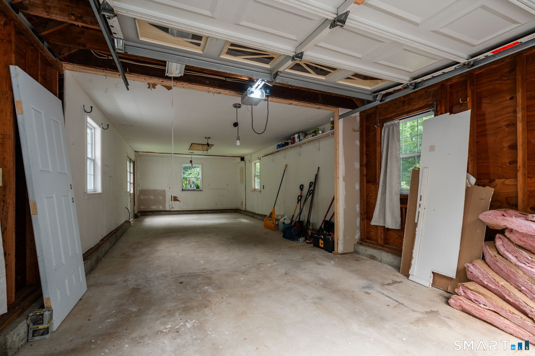 305 Old Post Road Property Photo 32