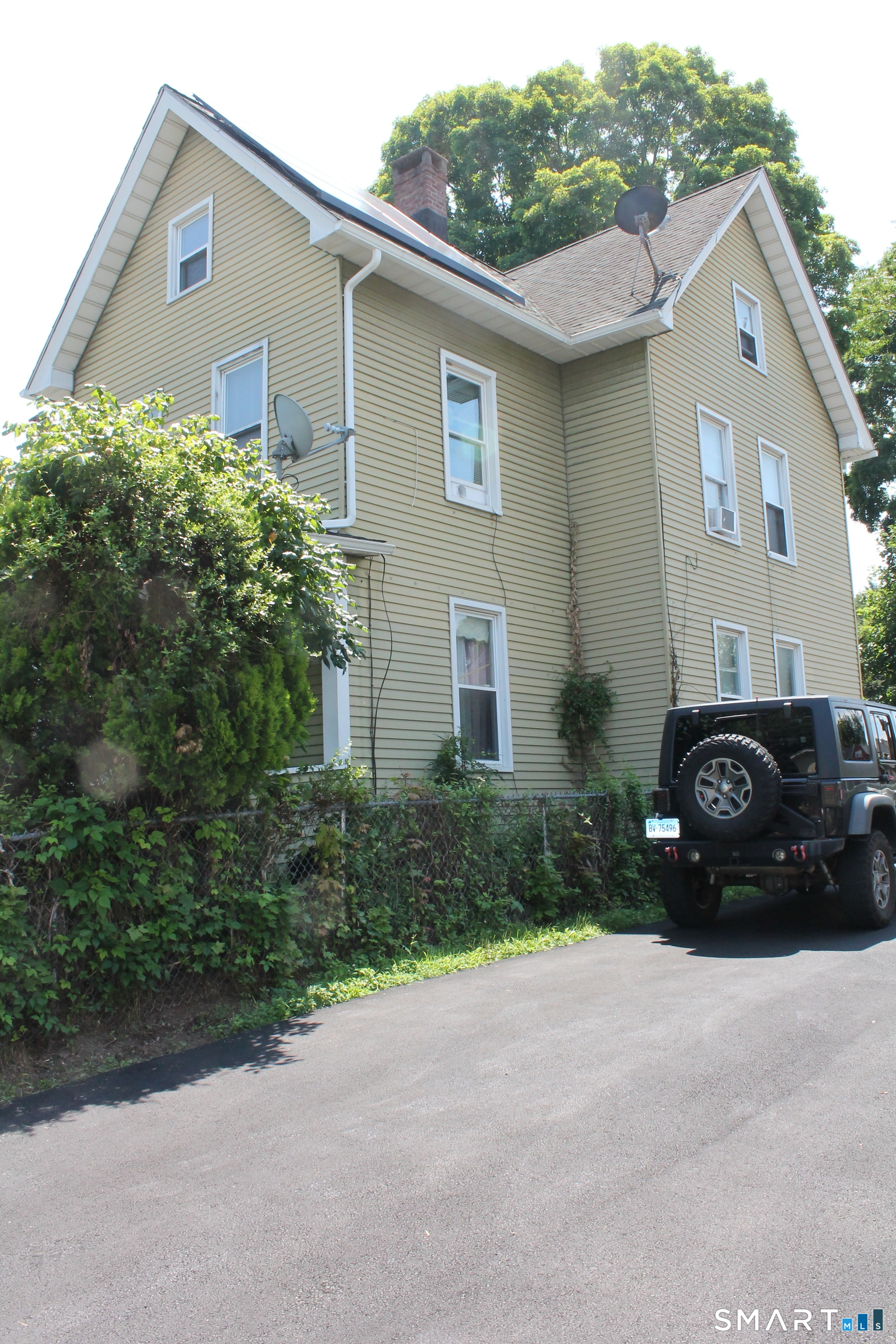 195 Sherman Avenue Property Photo 4
