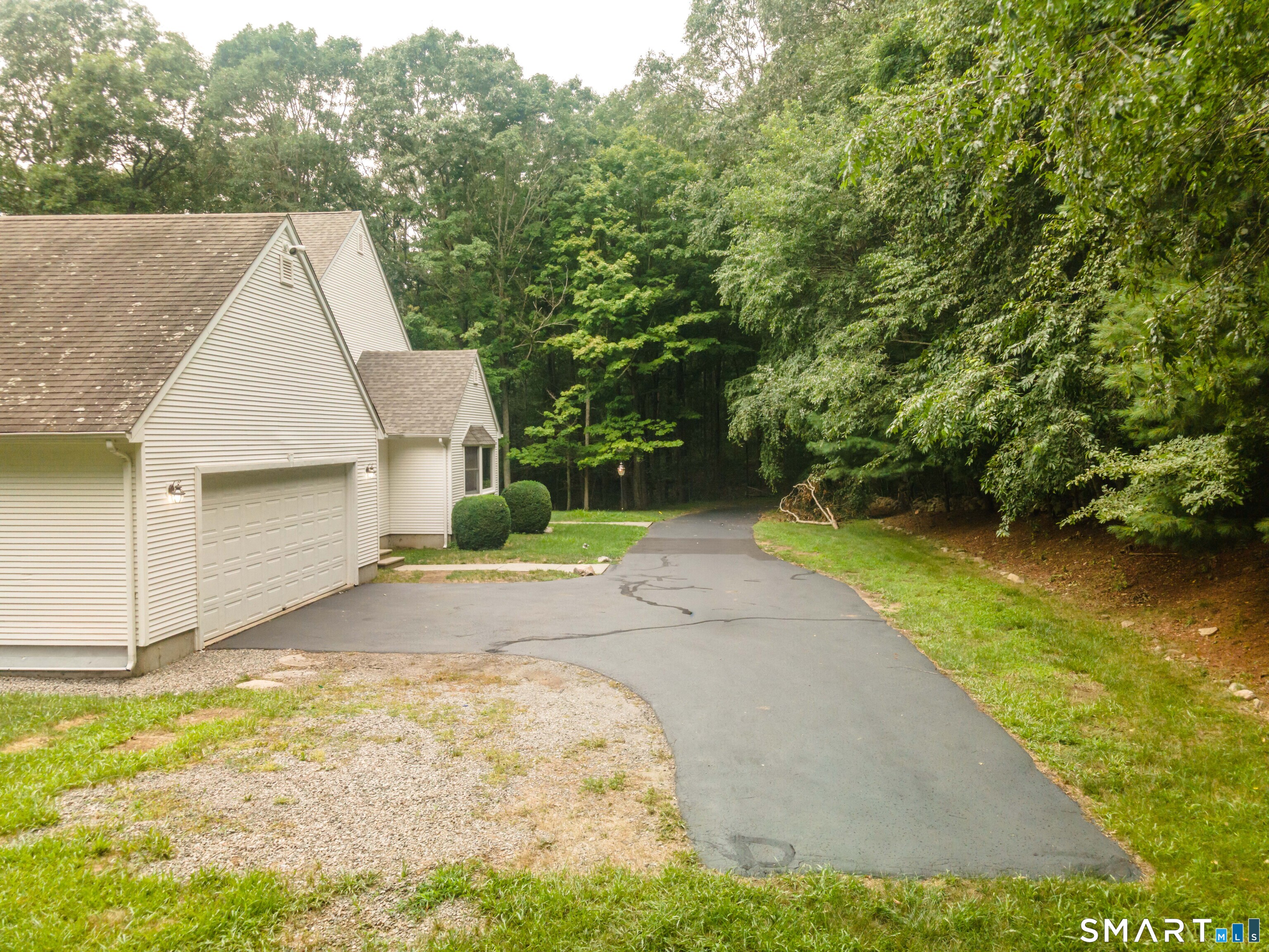 17 Eska Drive Property Photo 3