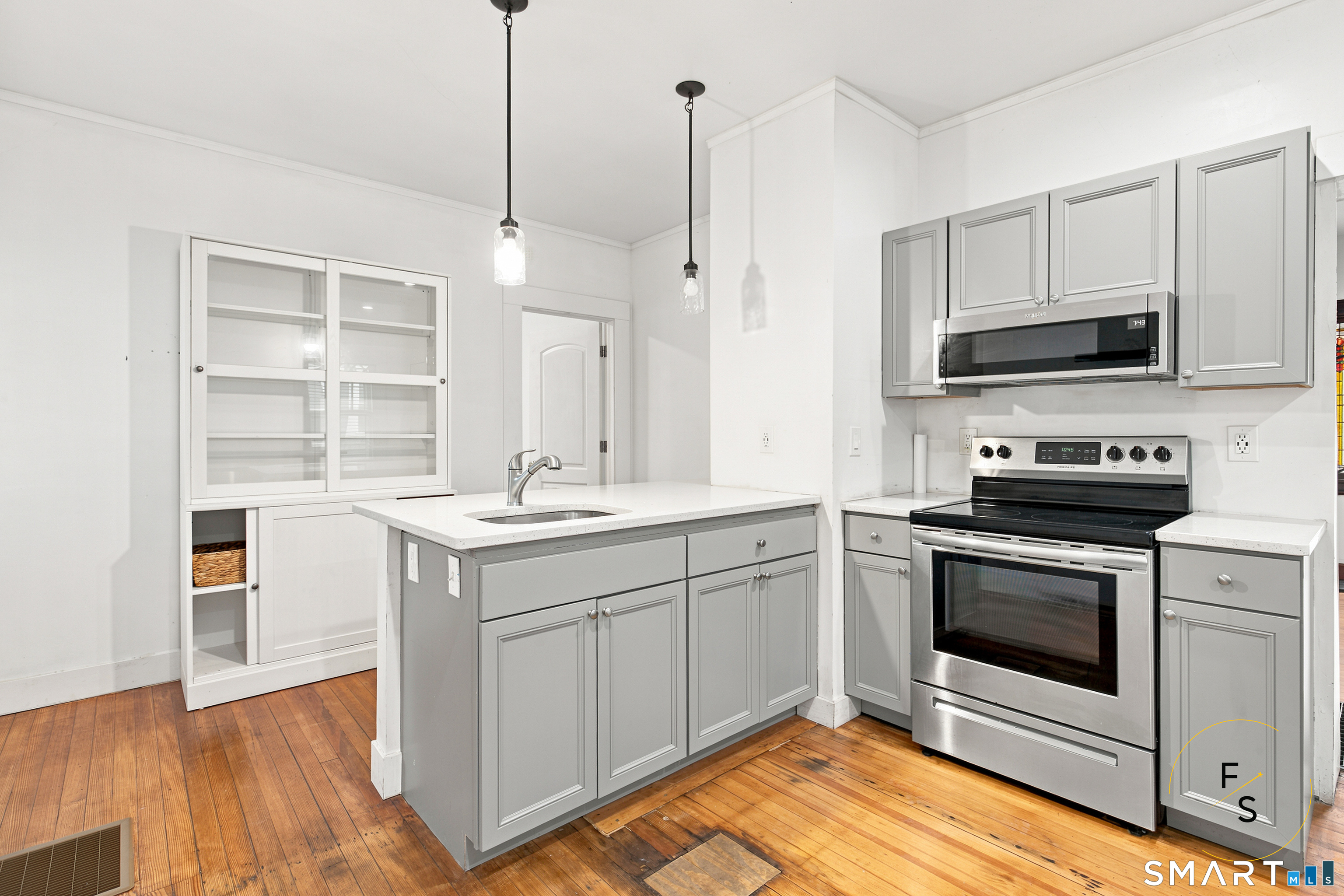 34 Harlem Avenue Property Photo 11