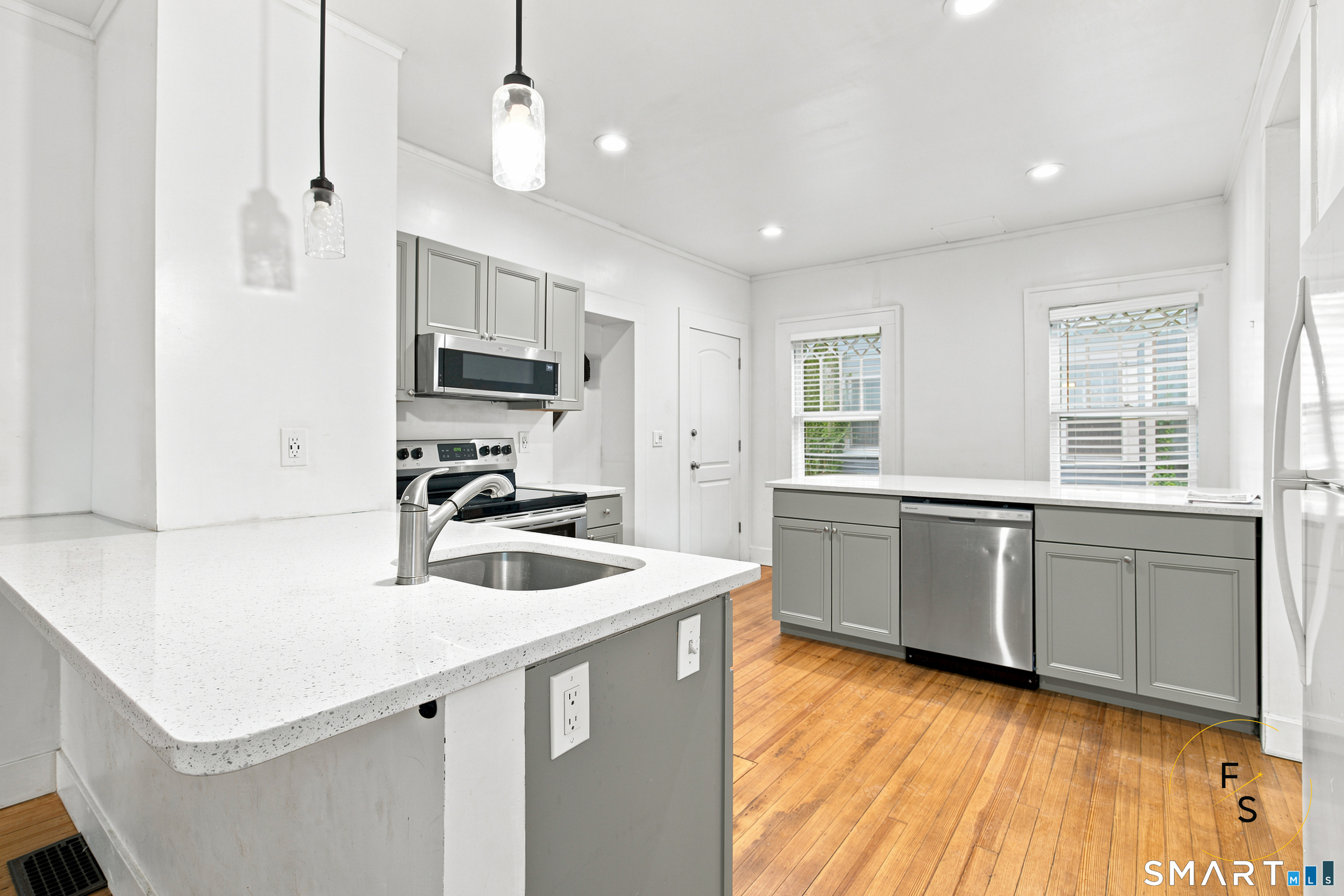 34 Harlem Avenue Property Photo 12