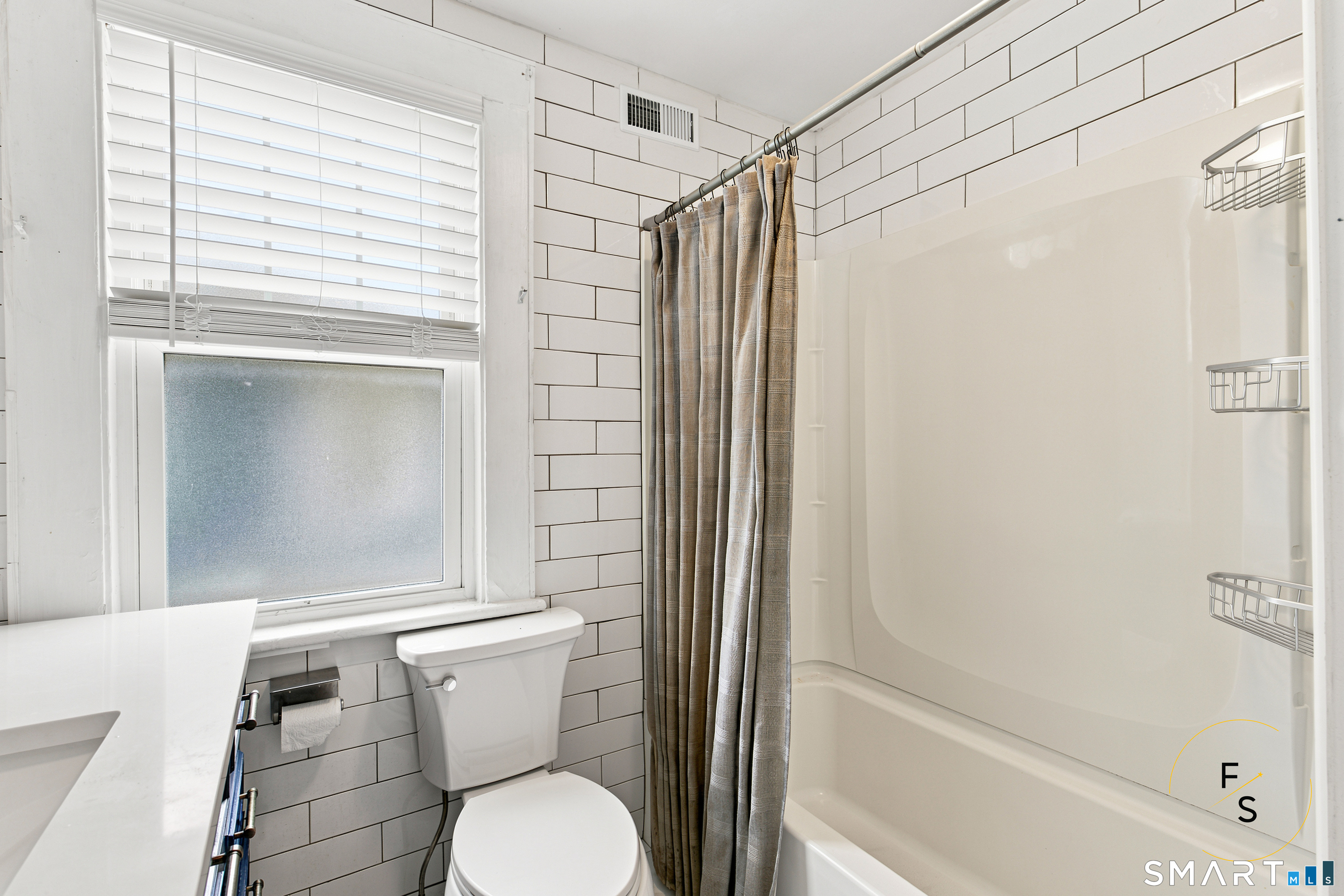 34 Harlem Avenue Property Photo 18