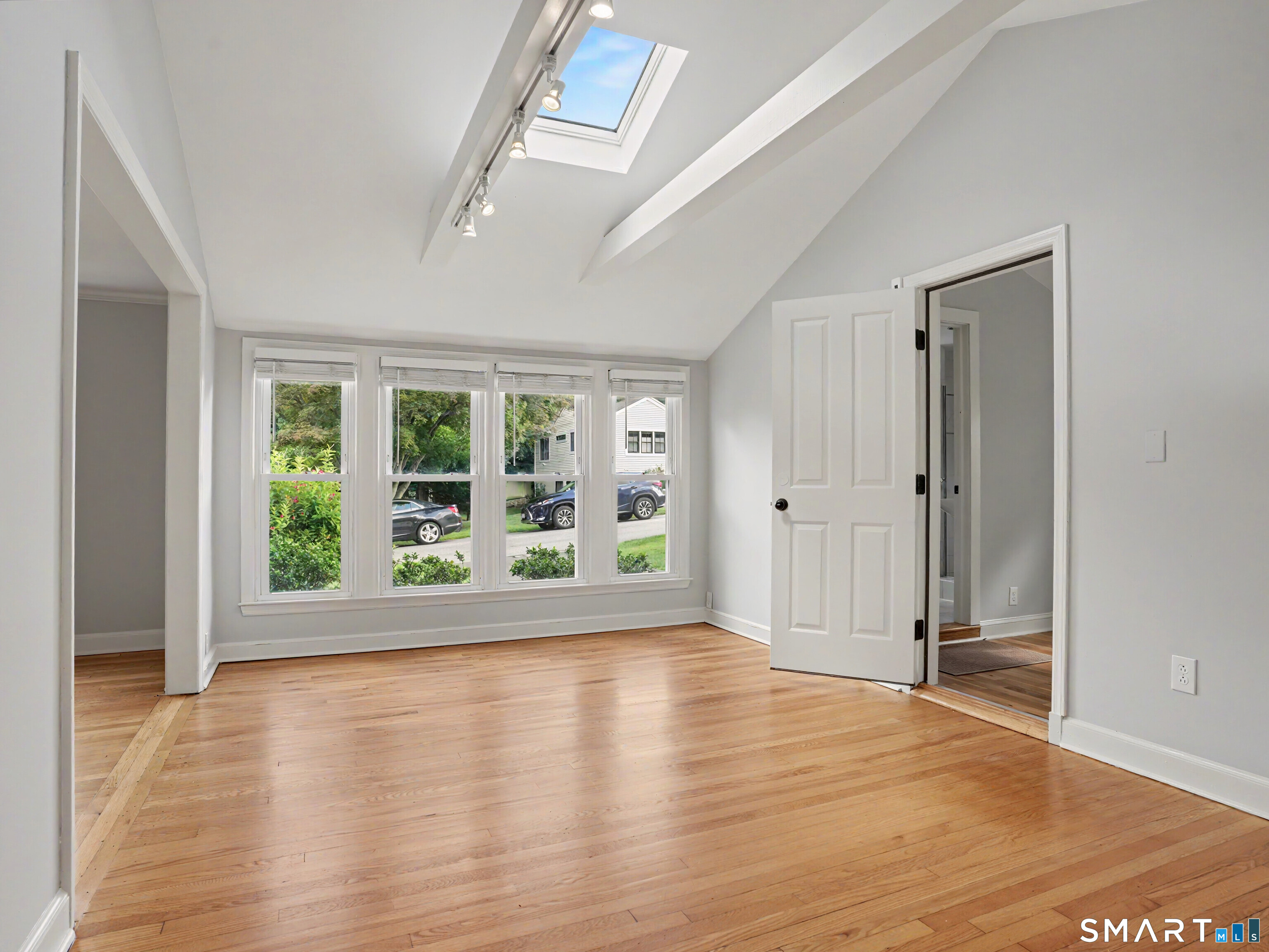 24192383 Property Photo 2