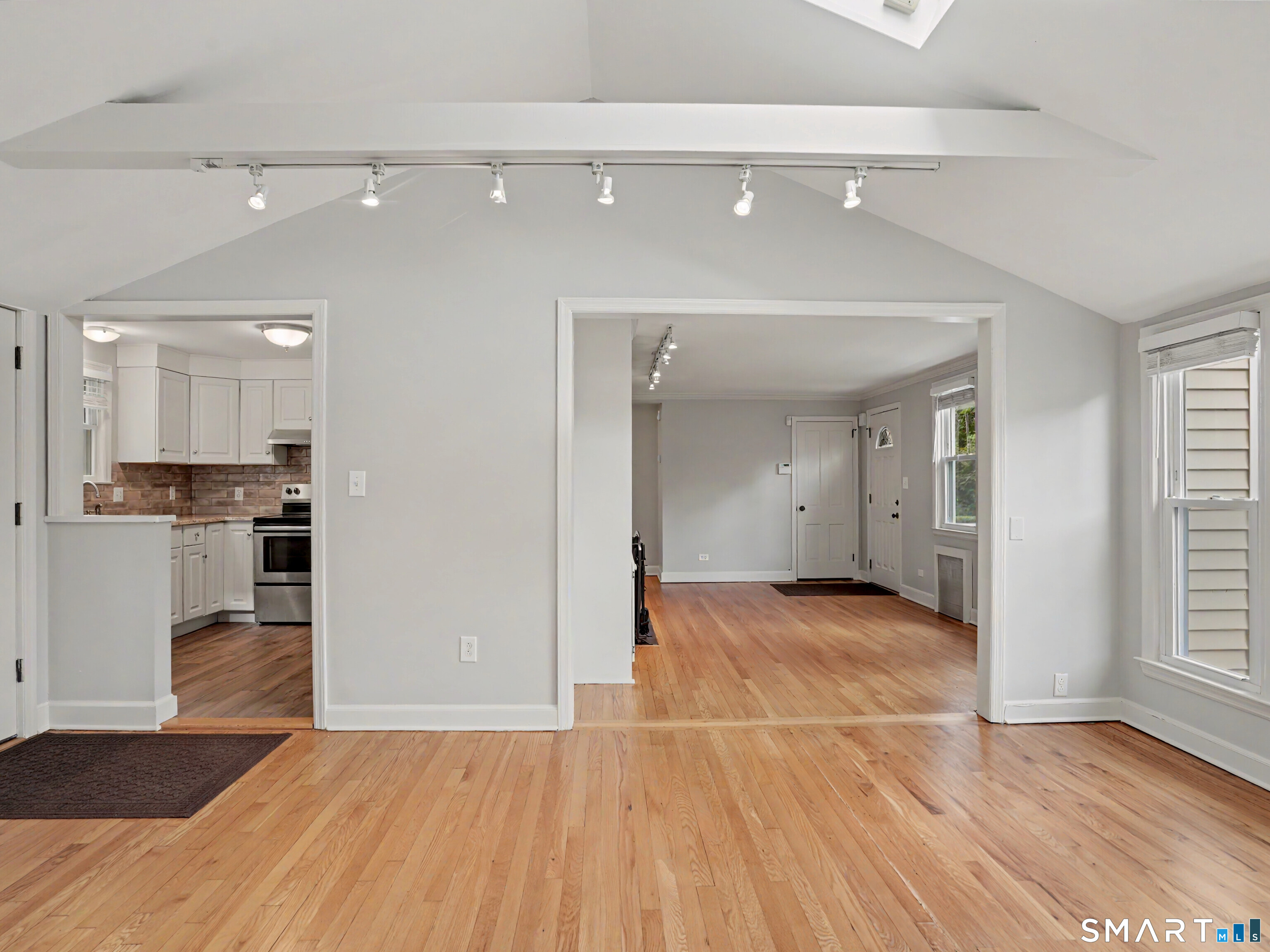 24192383 Property Photo 6