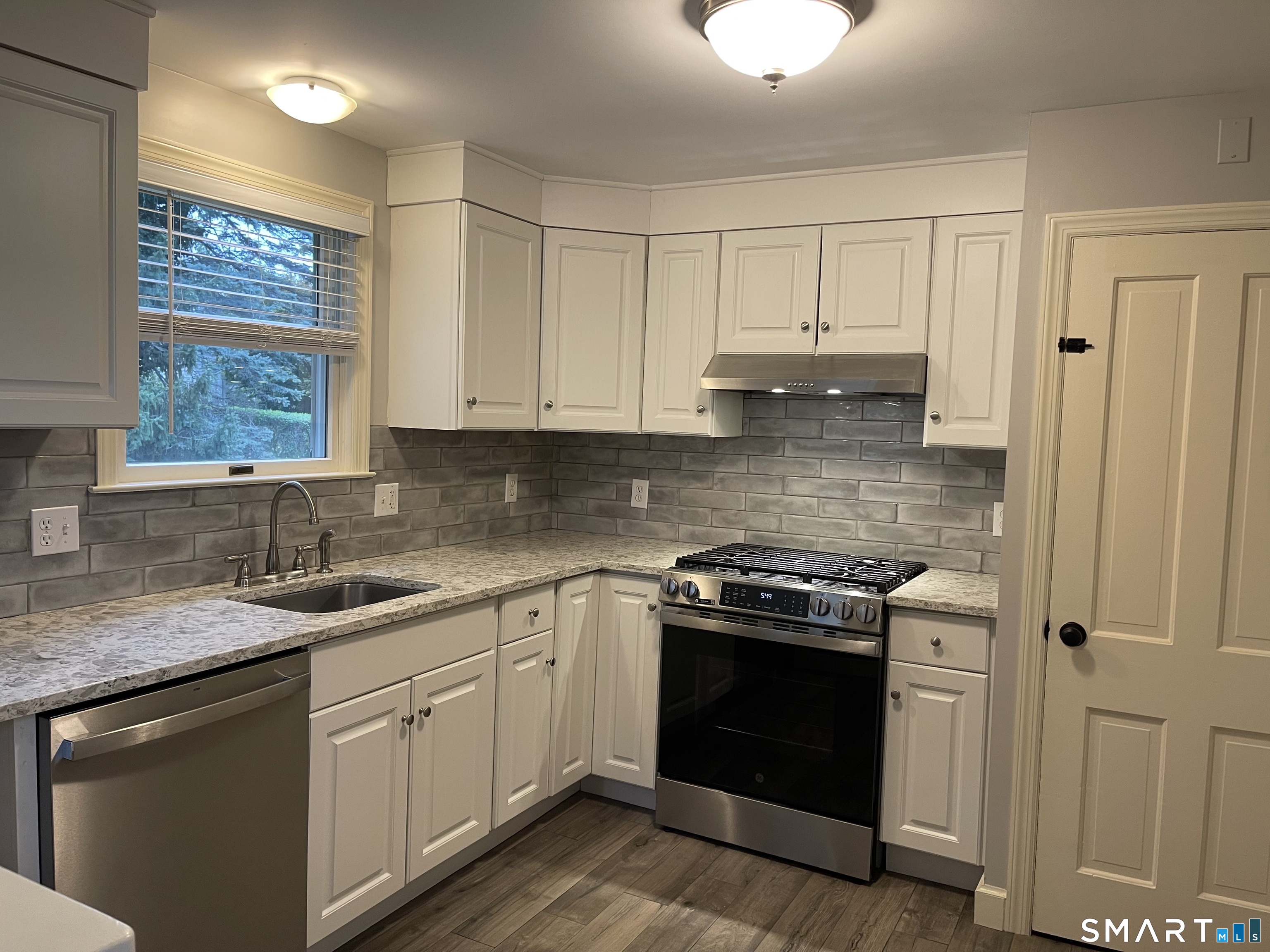 24192383 Property Photo 9