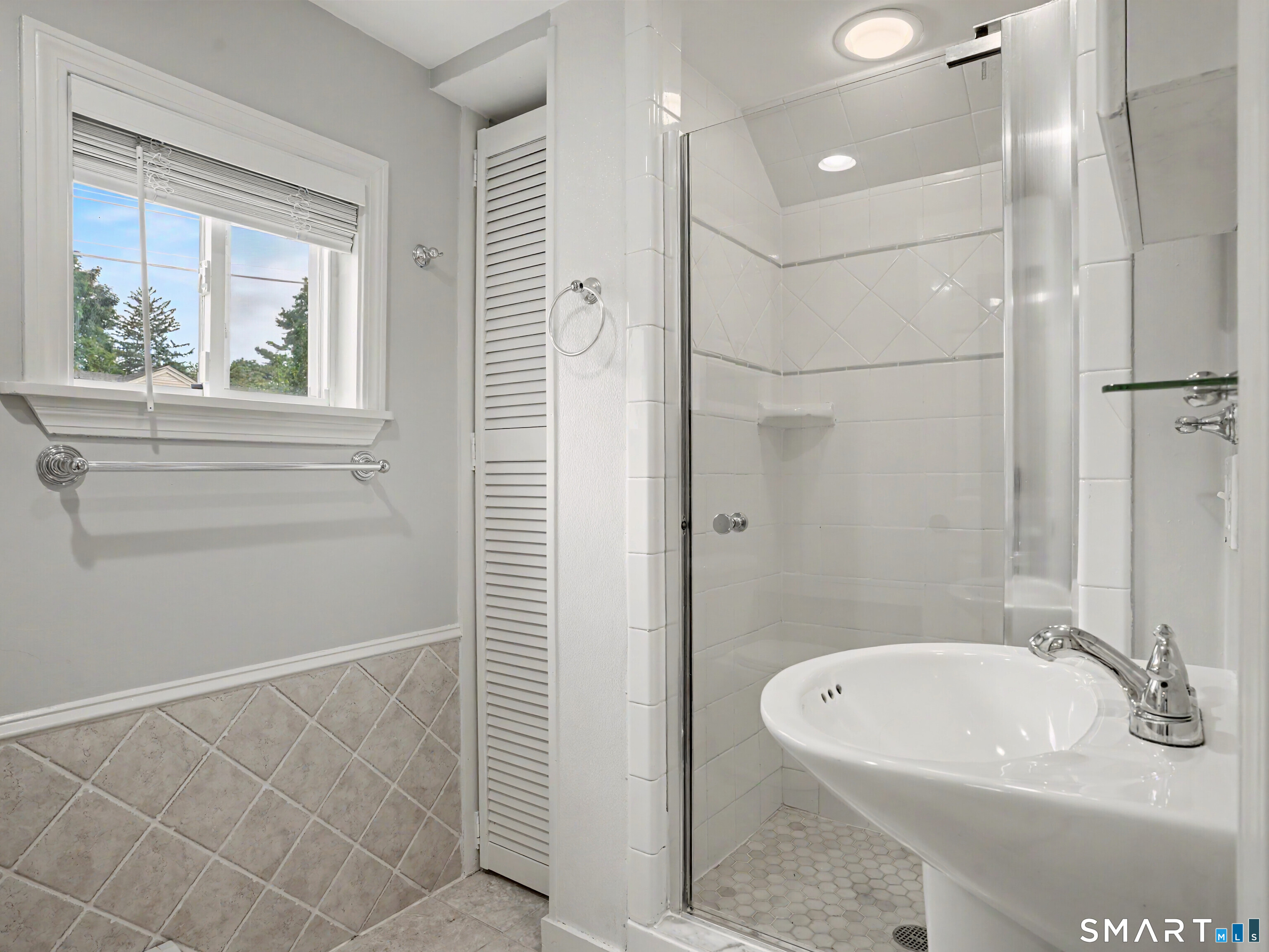 24192383 Property Photo 12