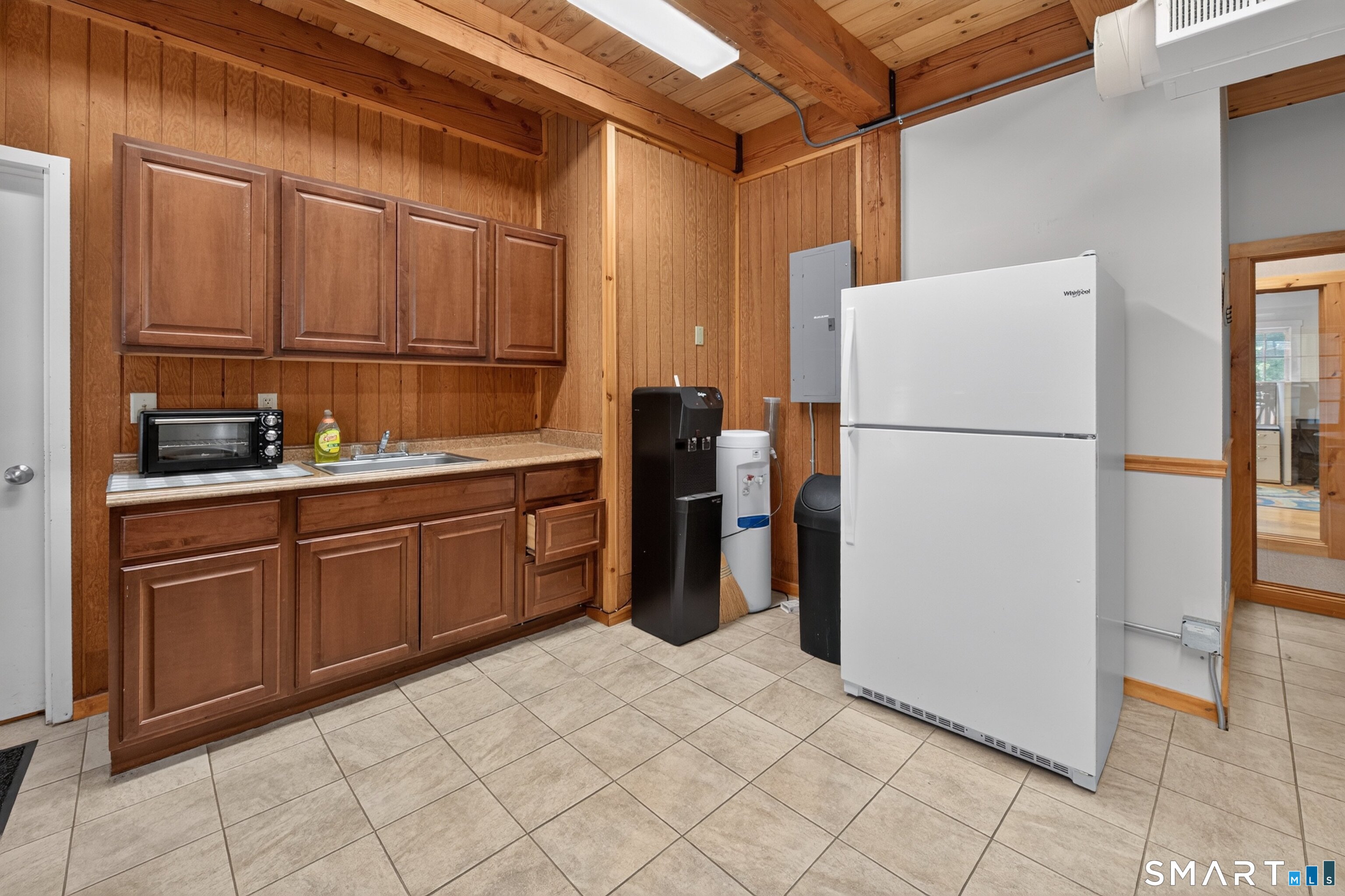 908 Meriden South 2 Road Property Photo 19
